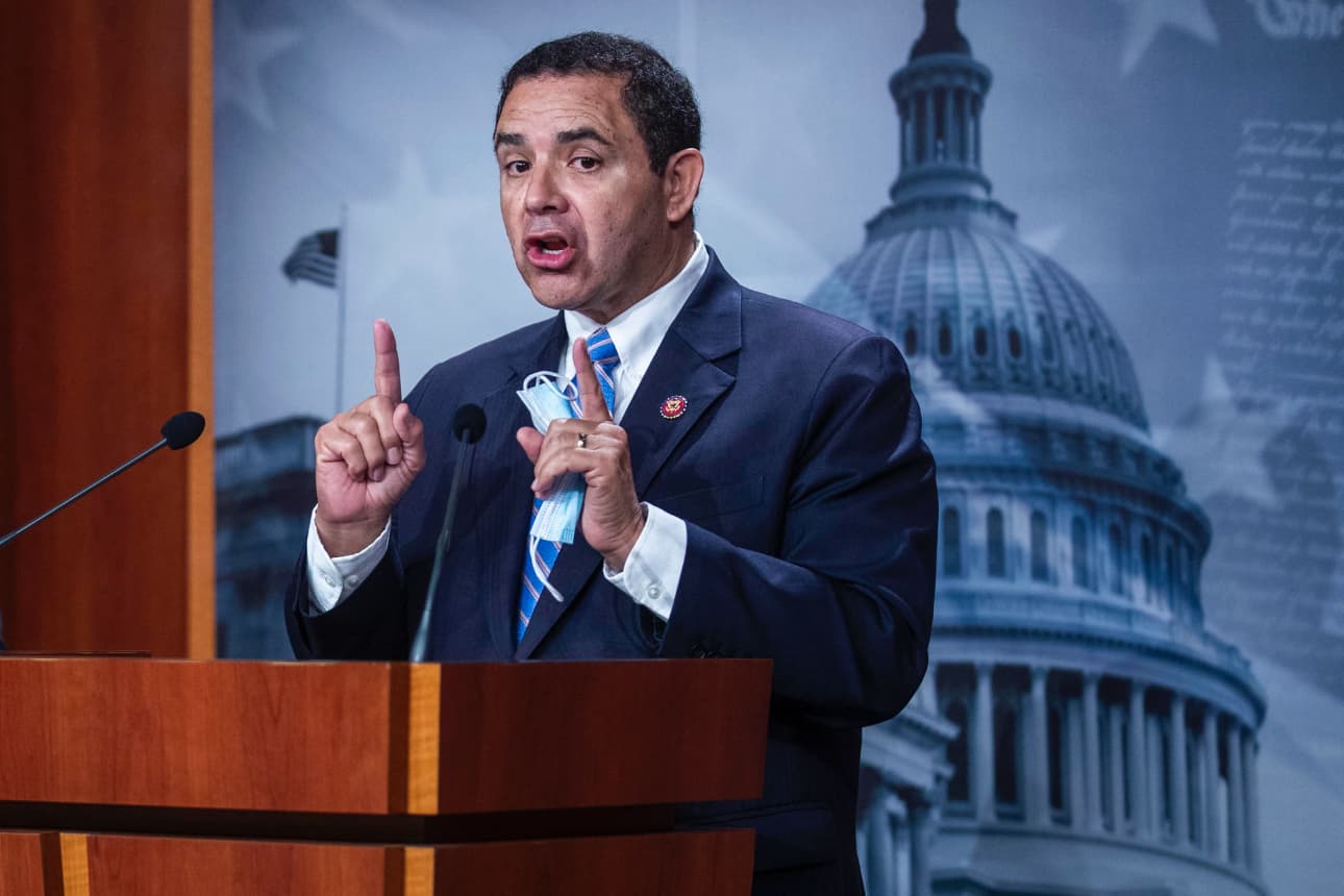 Trump indulta al congresista demócrata Henry Cuéllar, acusado de recibir sobornos