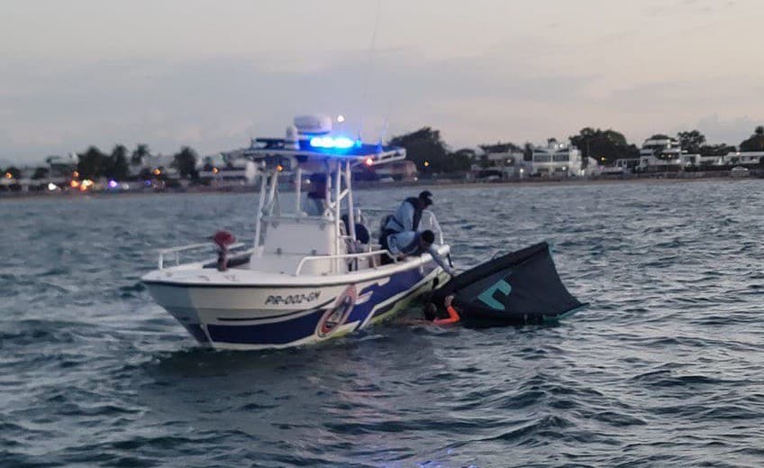 Alcalde de la ciudad capital destaca rescate exitoso de sky surfista frente a las costas de San Juan