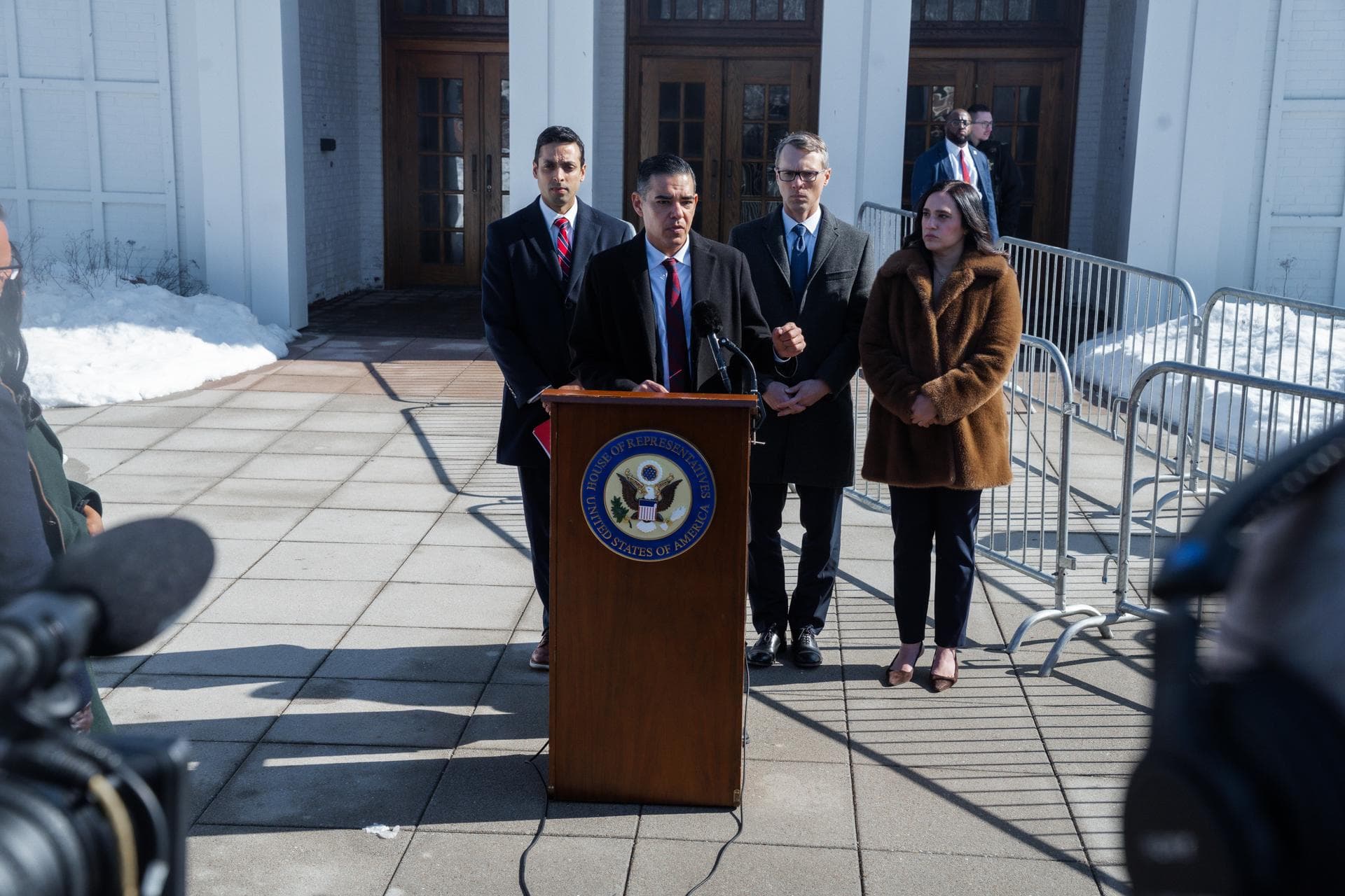 Hillary Clinton niega ante el Congreso que conociera a Epstein o sus delitos