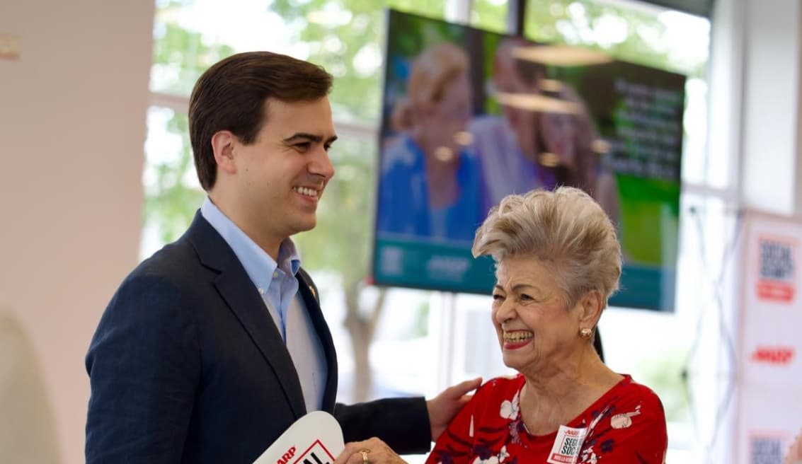 Comisionado Resdiente presenta proyecto para mejorar Medicare Advantage