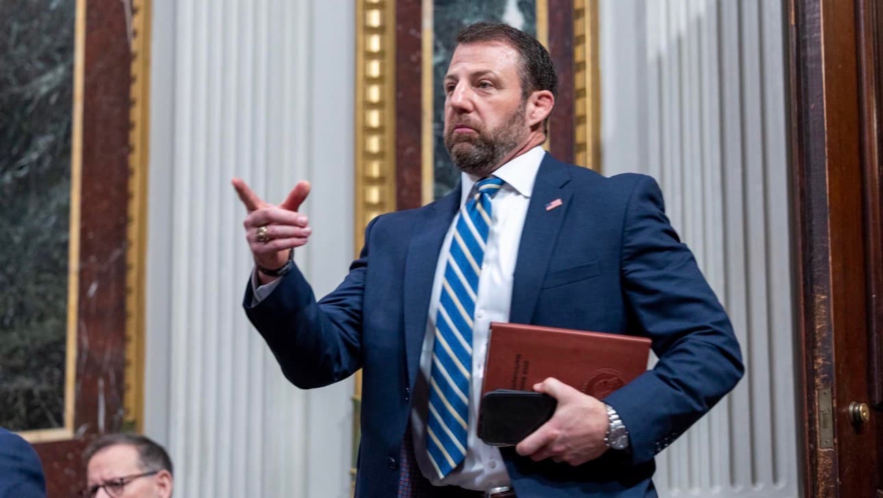 EE.UU. considera bloquear entrada de extranjeros en aeropuertos de ciudades "santuario"