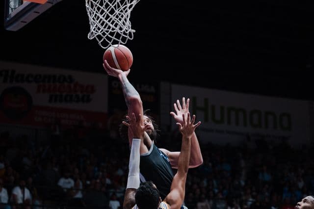 Vaqueros eliminan a los Gigantes de Carolina