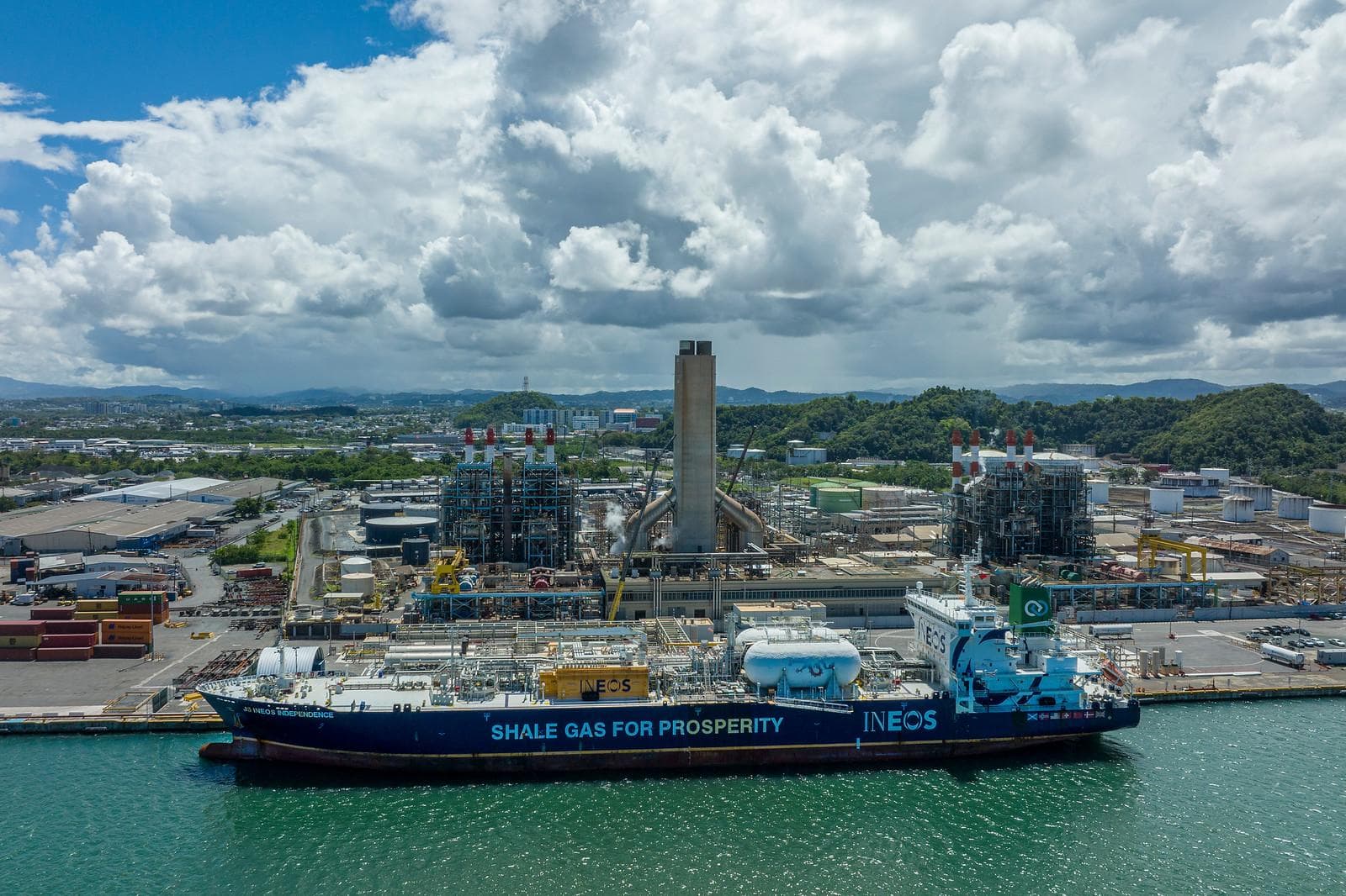 New Fortress Energy completa su reestructuración financiera