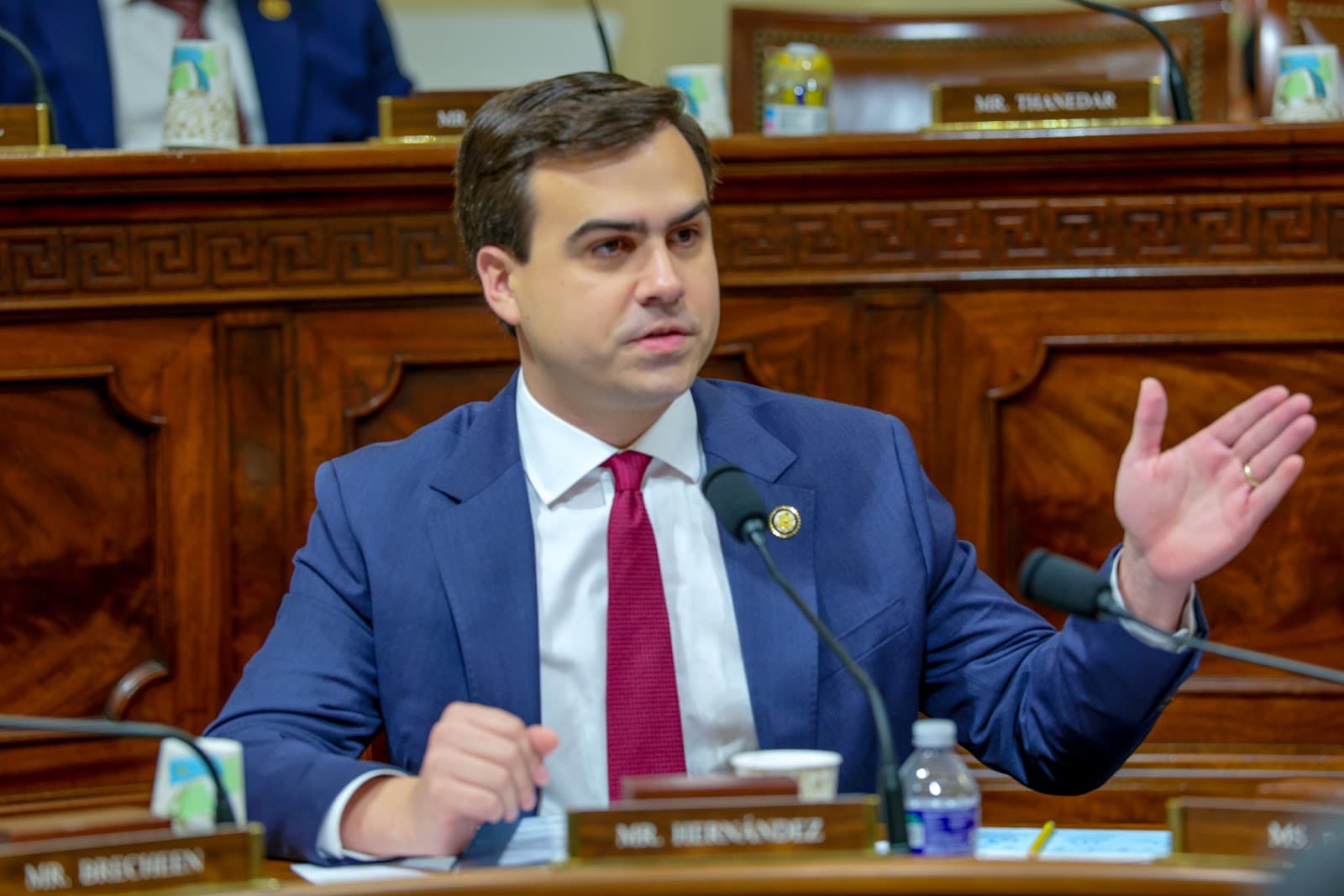 Comisionado Residente exige explicaciones sobre barcazas 