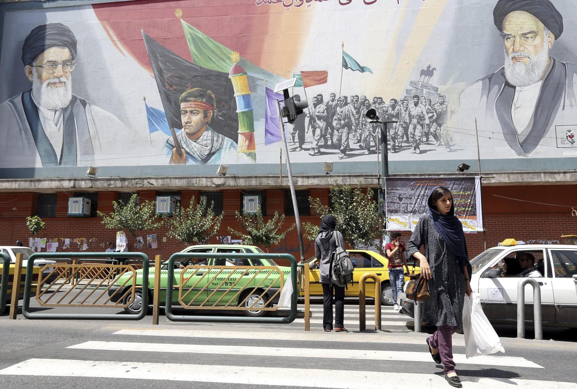 Régimen iraní culpa a EE. UU. e Israel mientras enfrenta protestas y colapso económico