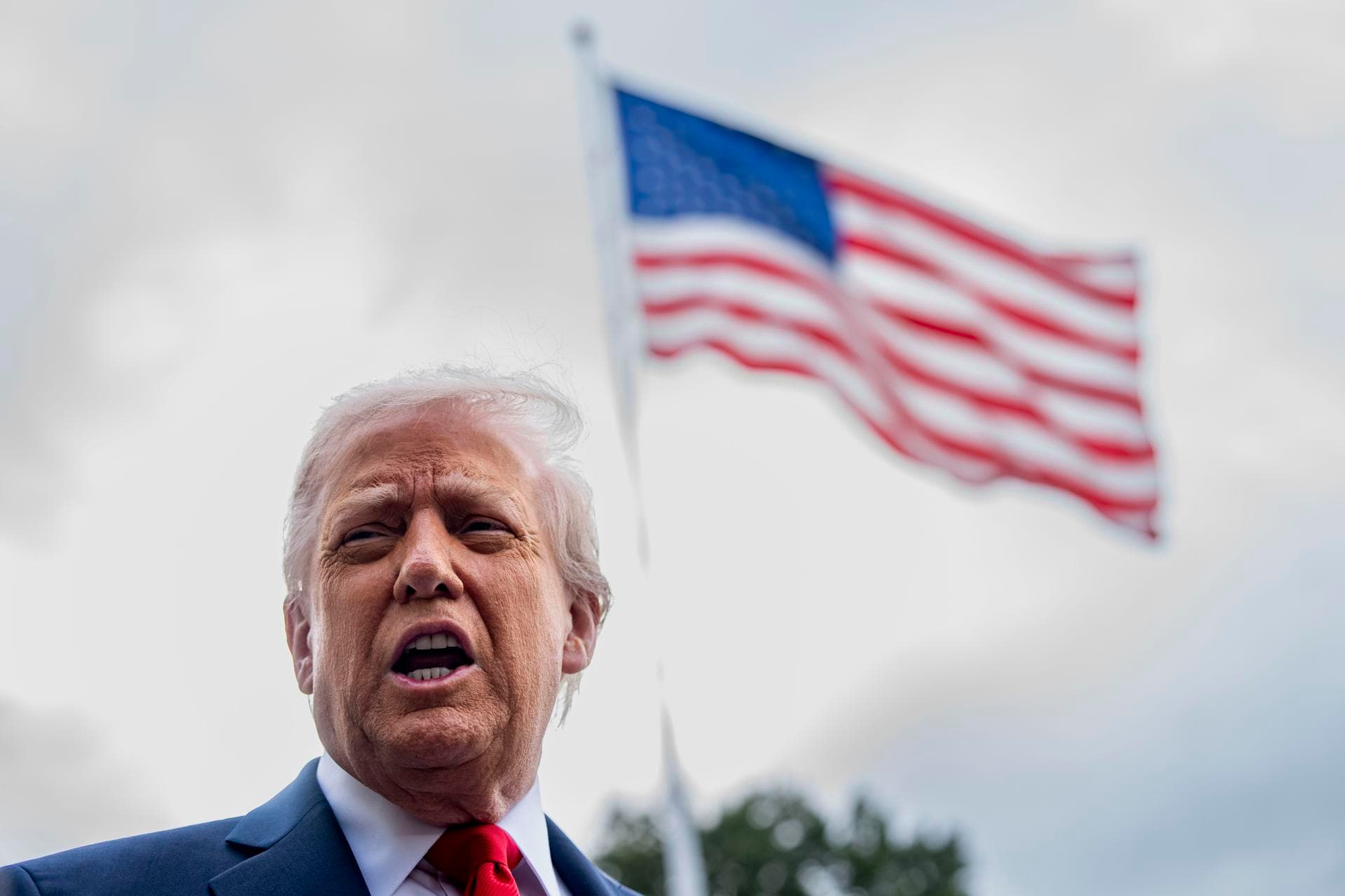 Trump designa como organización terrorista a Antifa