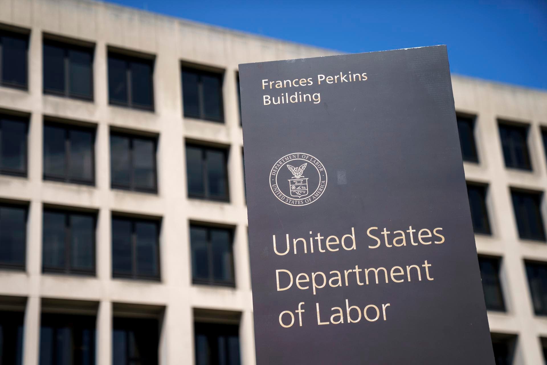 El desempleo baja en enero al 4.3% en EE.UU. con una creación al alza de 130.000 empleos