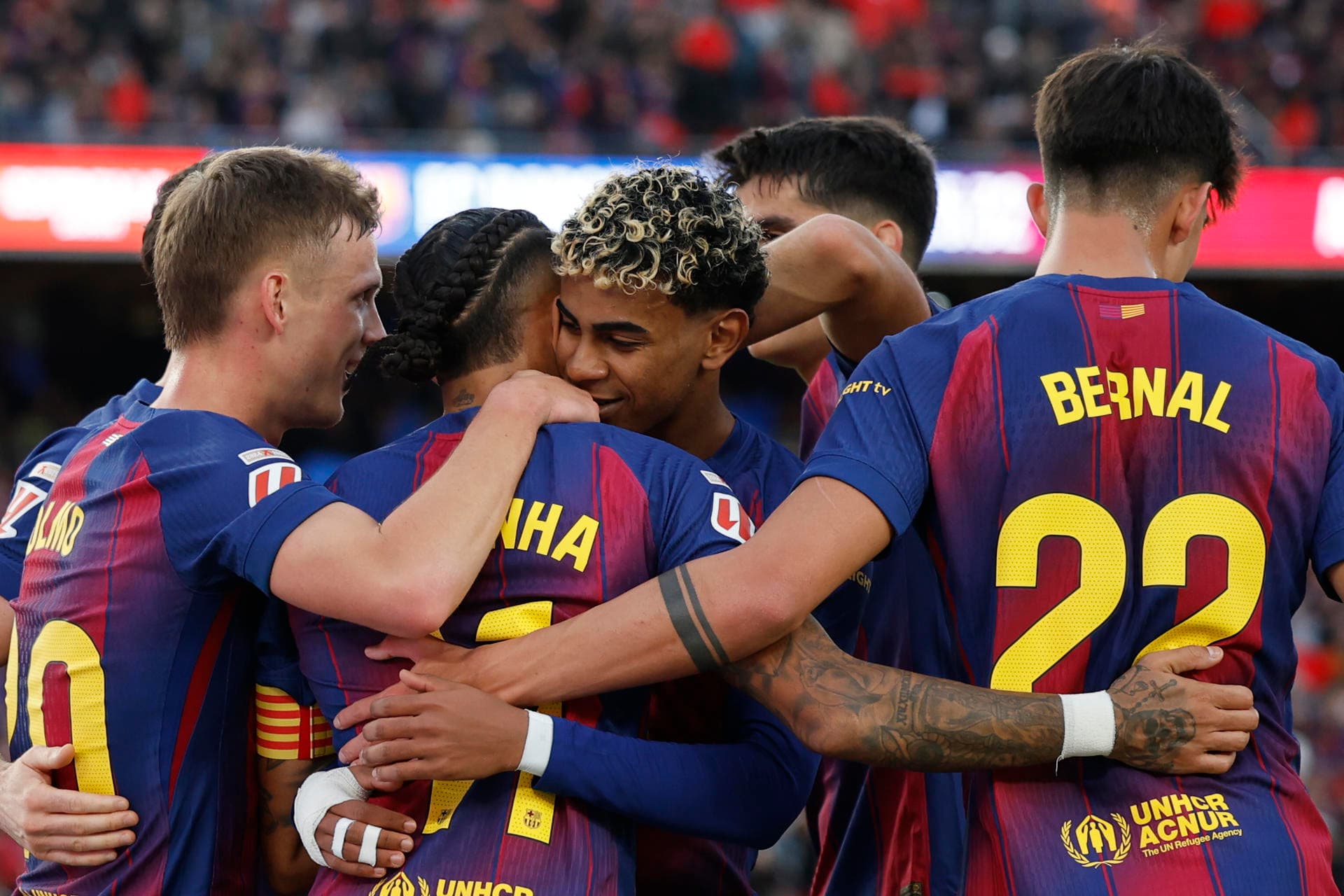 El Barça remonta ante el Alavés y dormirá líder
