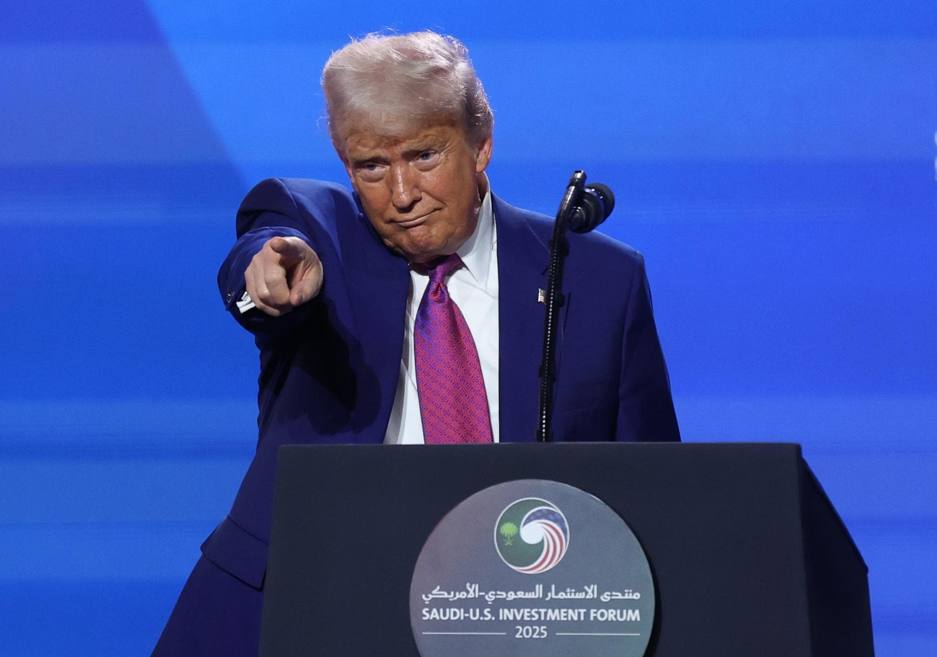Trump acepta formalmente avión regalado por Catar 