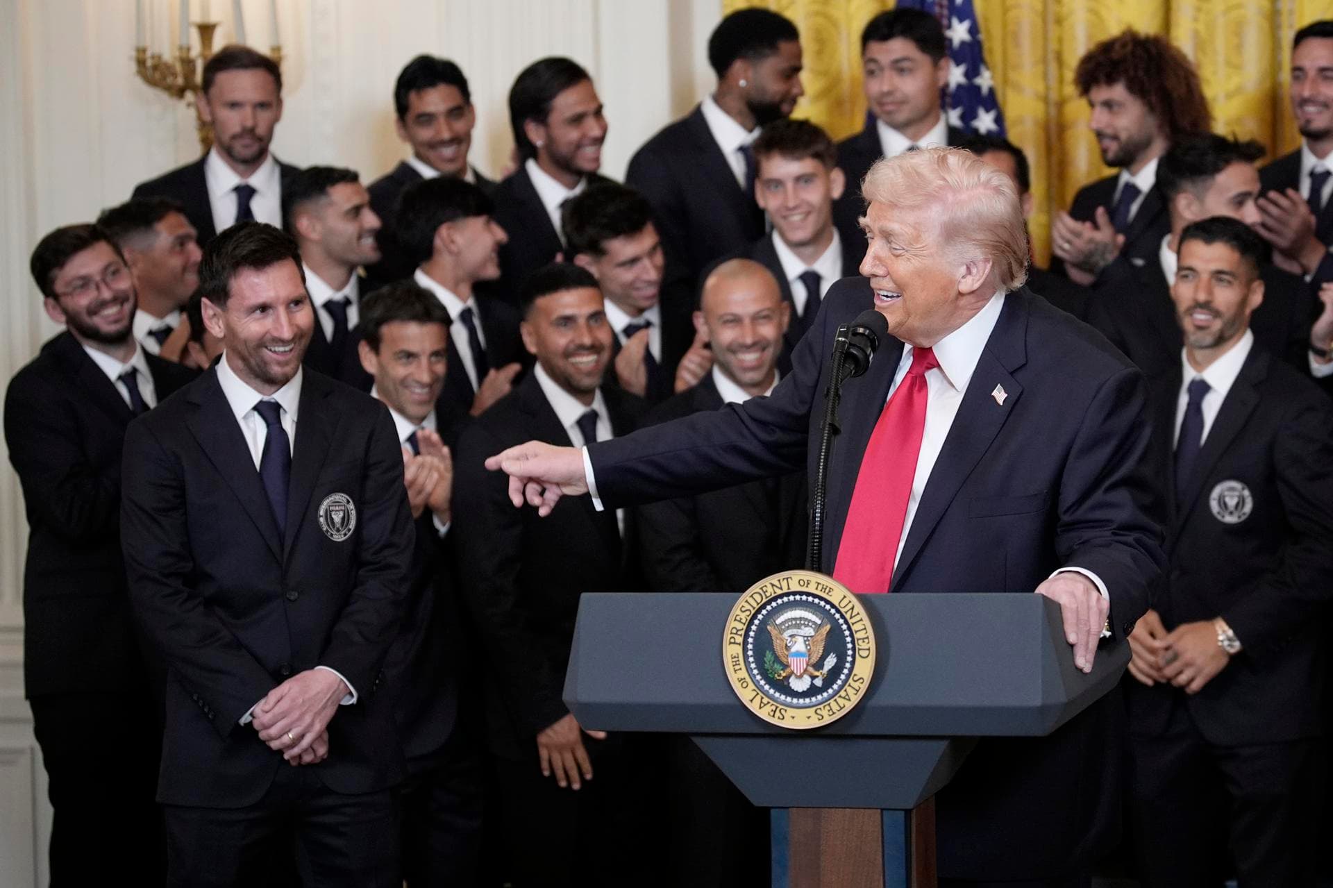 [VIDEO] Trump: ¿Quién es mejor, Pelé o Messi? Yo creo que Messi"