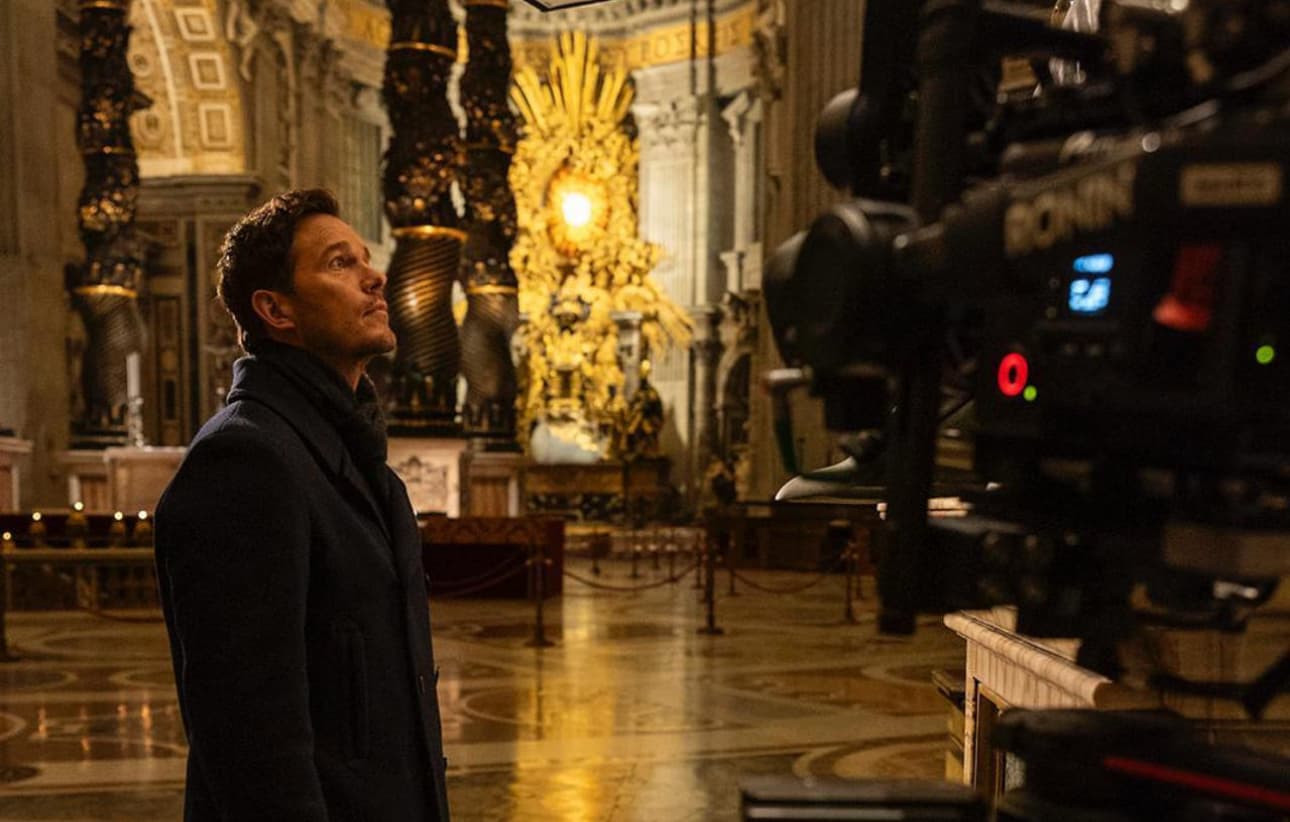 Paula Ortiz y Chris Pratt descenderán a la necrópolis vaticana para rodar un documental