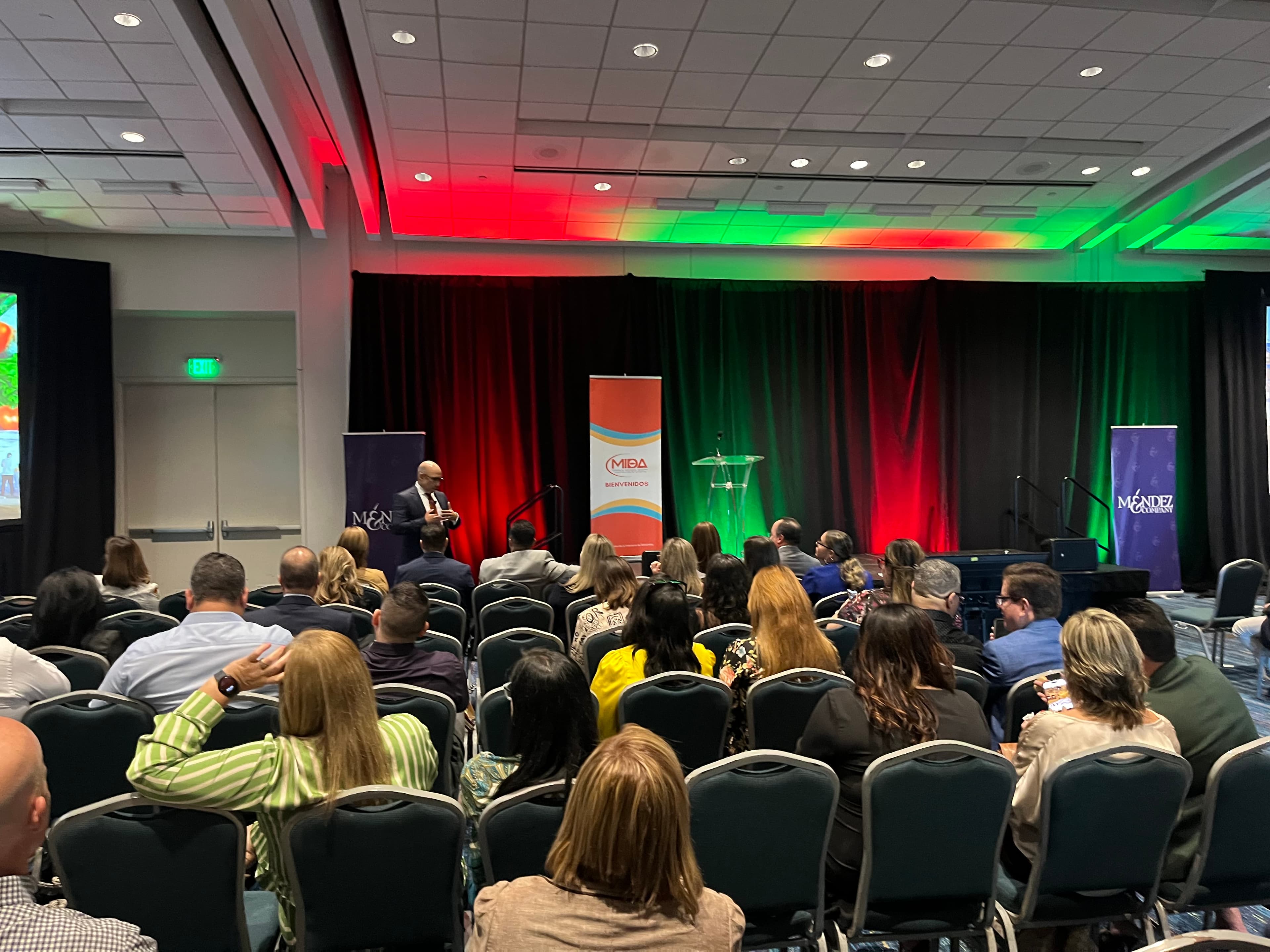 MIDA analiza las proyecciones económicas para la industria de alimentos en el 2026