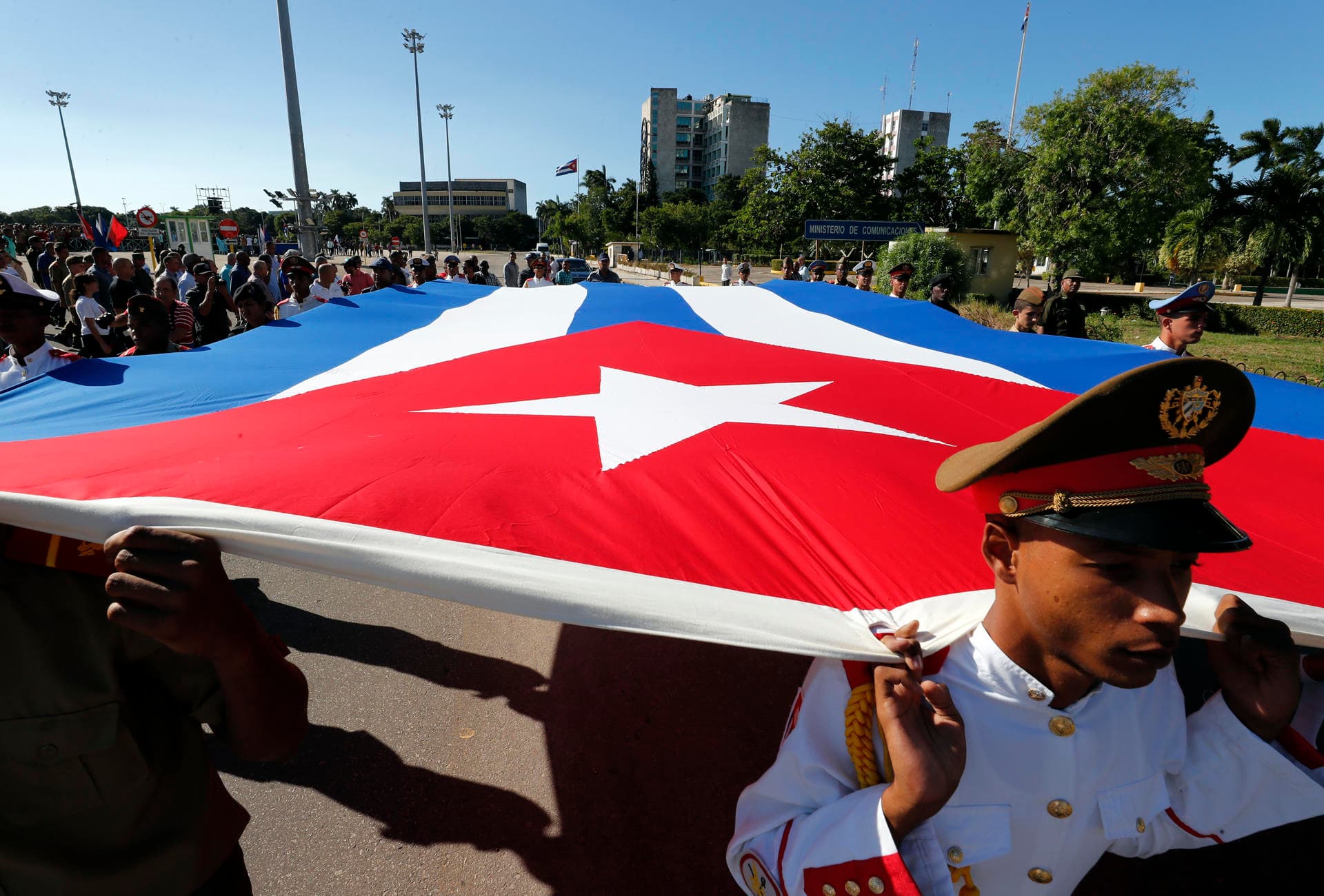 Un secreto a voces: la controvertida presencia de militares y espías cubanos en Venezuela