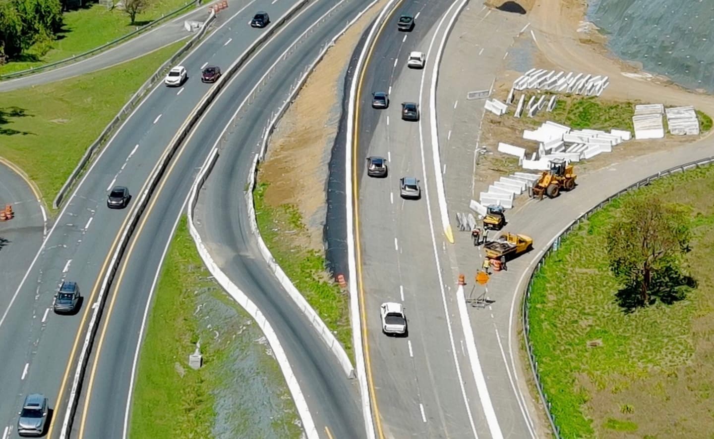 Abren dos carriles adicionales en la PR-52 frente al Monumento al Jíbaro