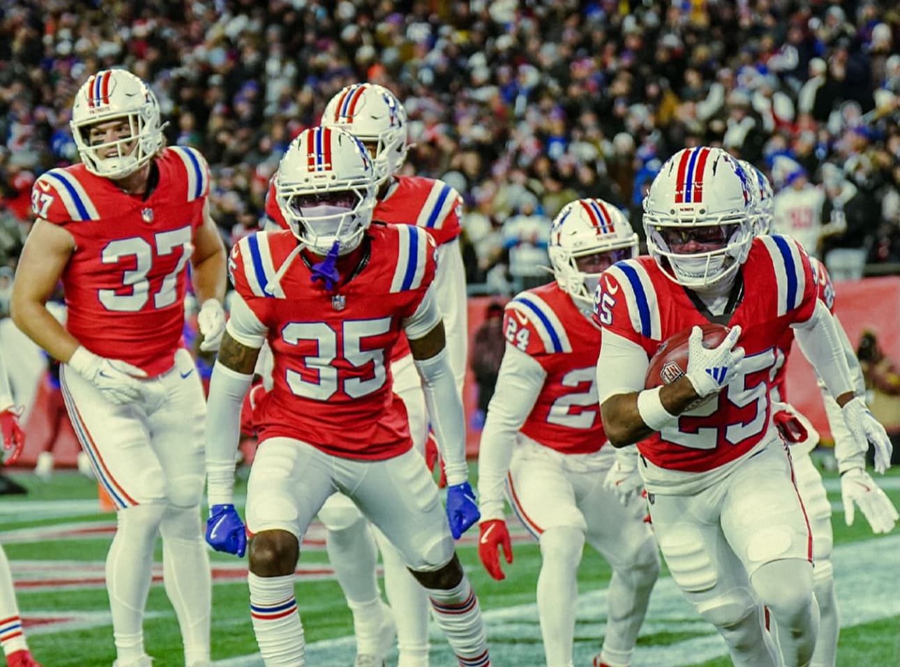 Drake Maye brilla en triunfo de Pats sobre Giants