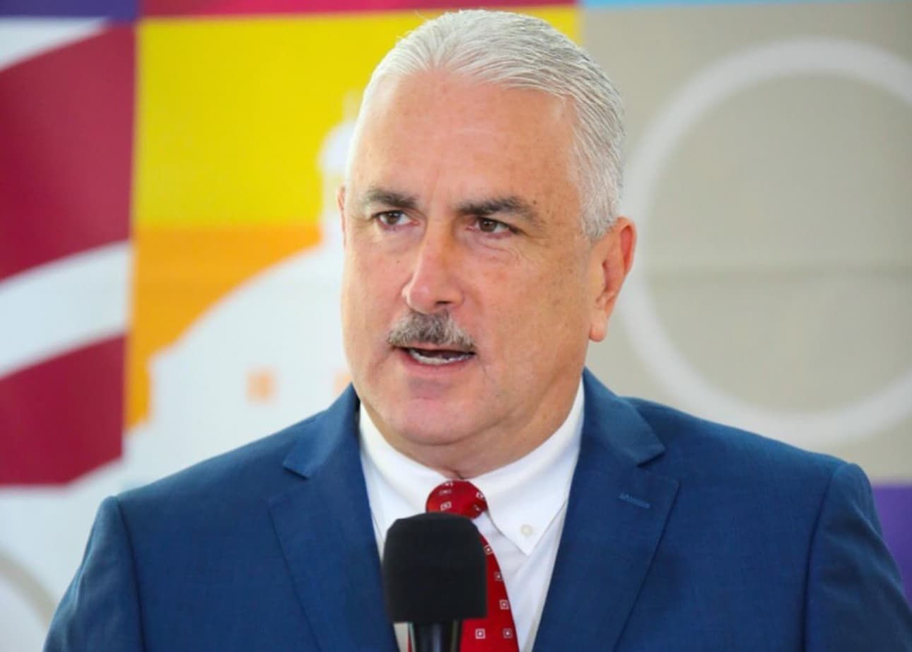 Rivera Schatz critica al comisionado residente por “falta de carácter y madurez”