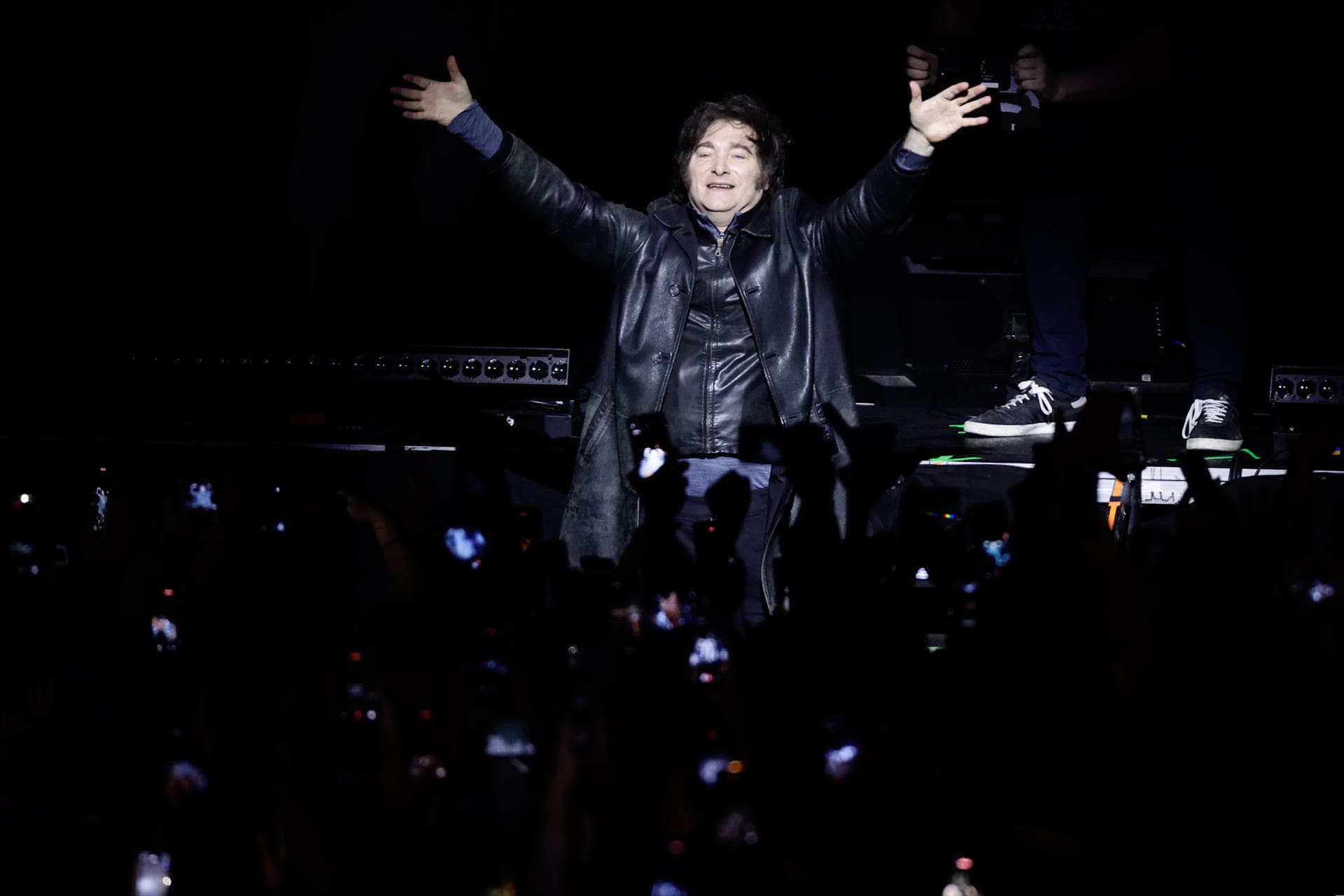 Milei lidera imagen presidencial en Suramérica