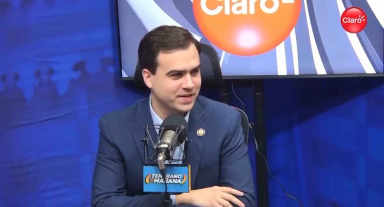 Comisionado Residente llama “plumitas” a facción de populares republicanos 