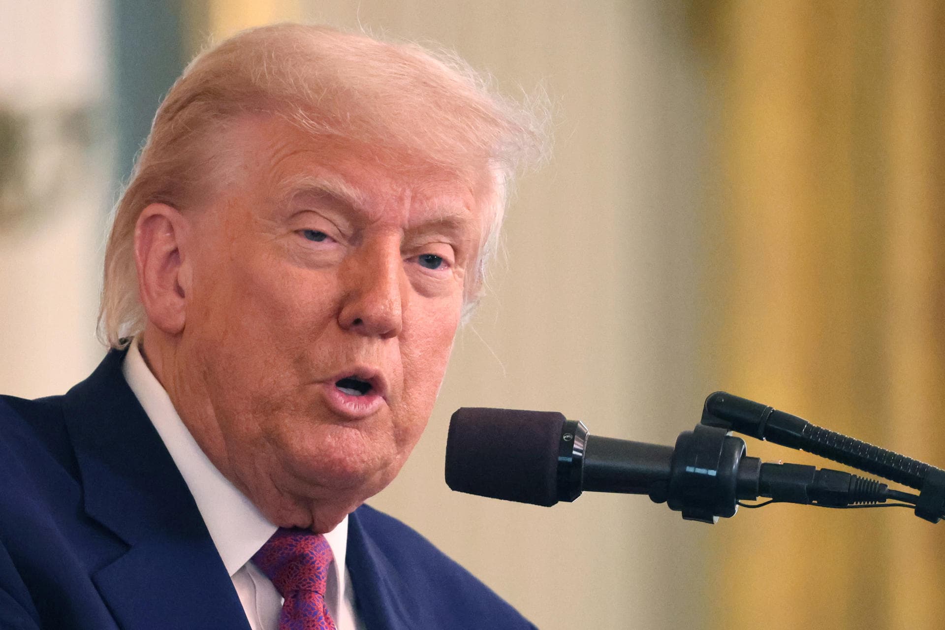 Trump firmará orden para aplazar aranceles hasta agosto
