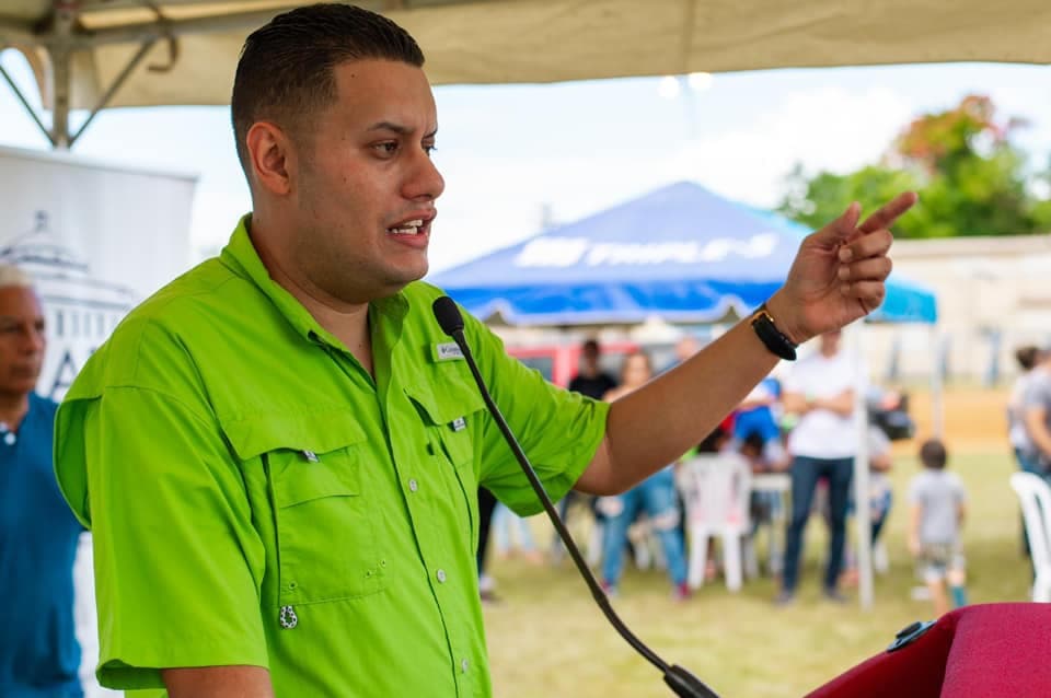 Camuy prohíbe consumo de alcohol en estaciones de gasolina y sus alrededores