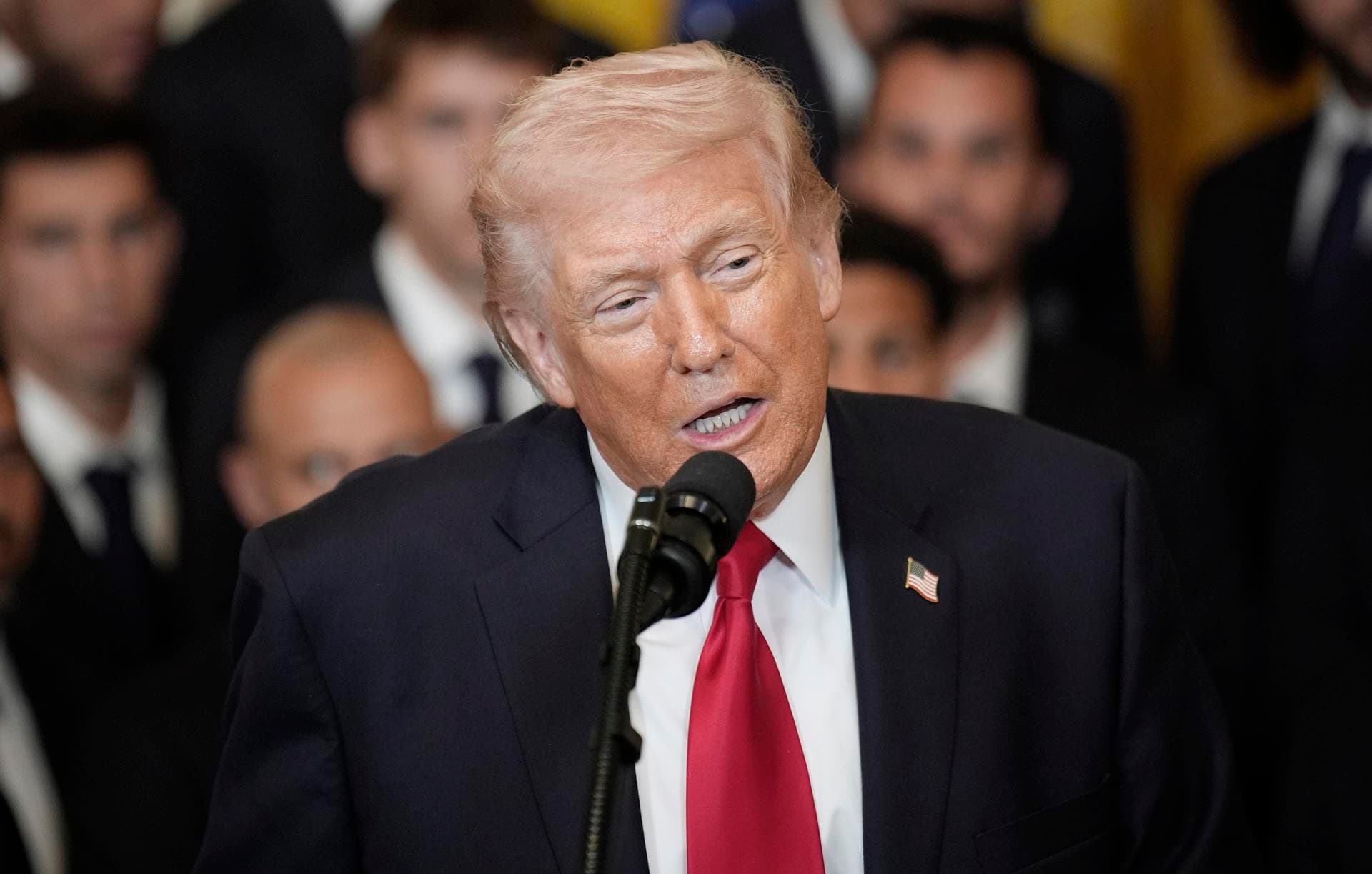 Trump ordena posponer durante 5 días los ataques a la infraestructura energética iraní