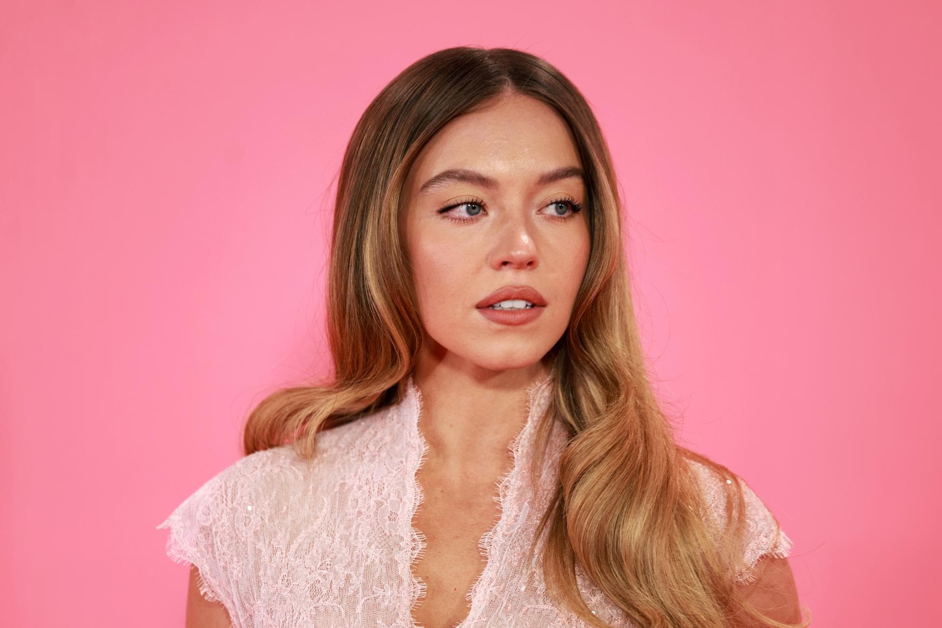 Sweeney tilda de "surrealista" polémica sobre anuncio tras ser ligada con supremacismo