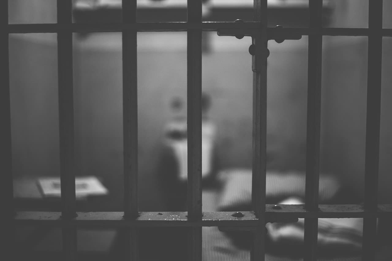 En prisión como adulto menor de 16 años que mató a su abuela e hirió a su hermano en Guaynabo