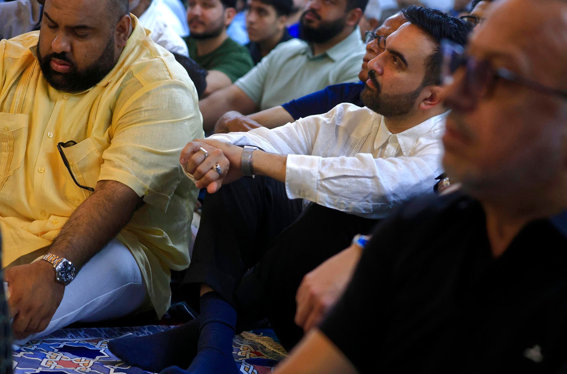 [VIDEO] Mamdani visita mezquita en San Juan 