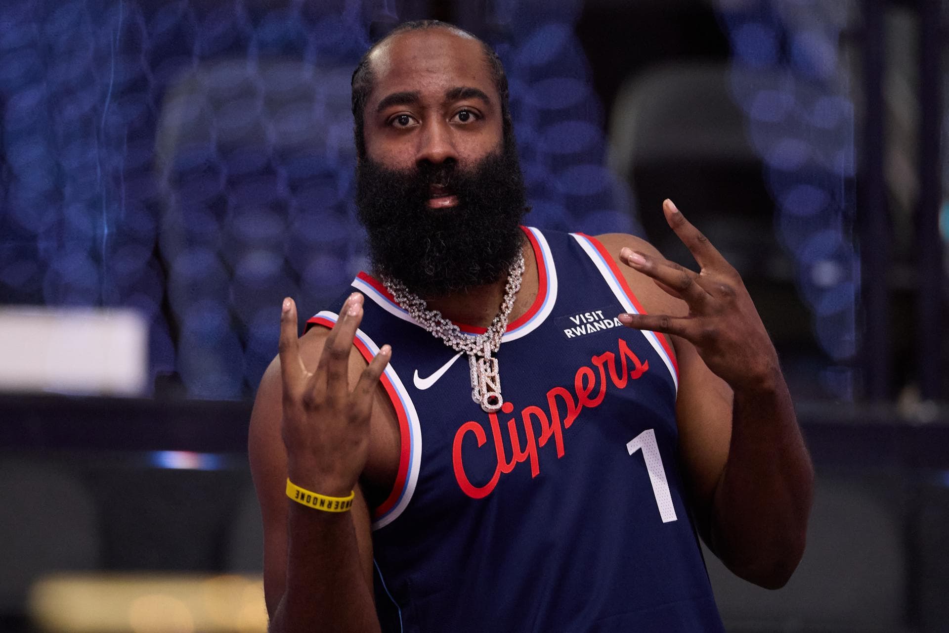 Los Clippers traspasan a James Harden a los Cavaliers a cambio de Garland