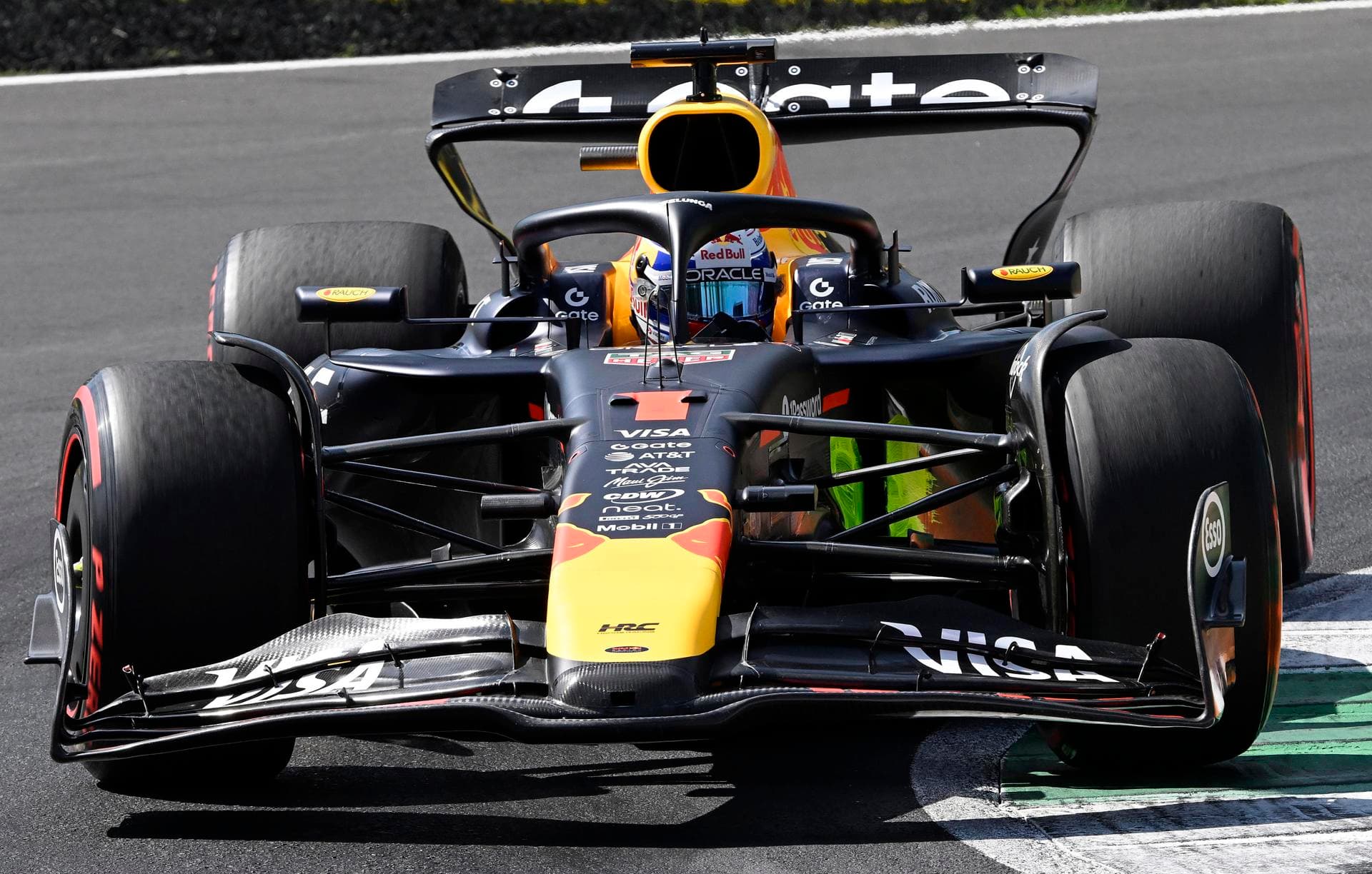 Verstappen lidera el “pole” para carrera en Italia