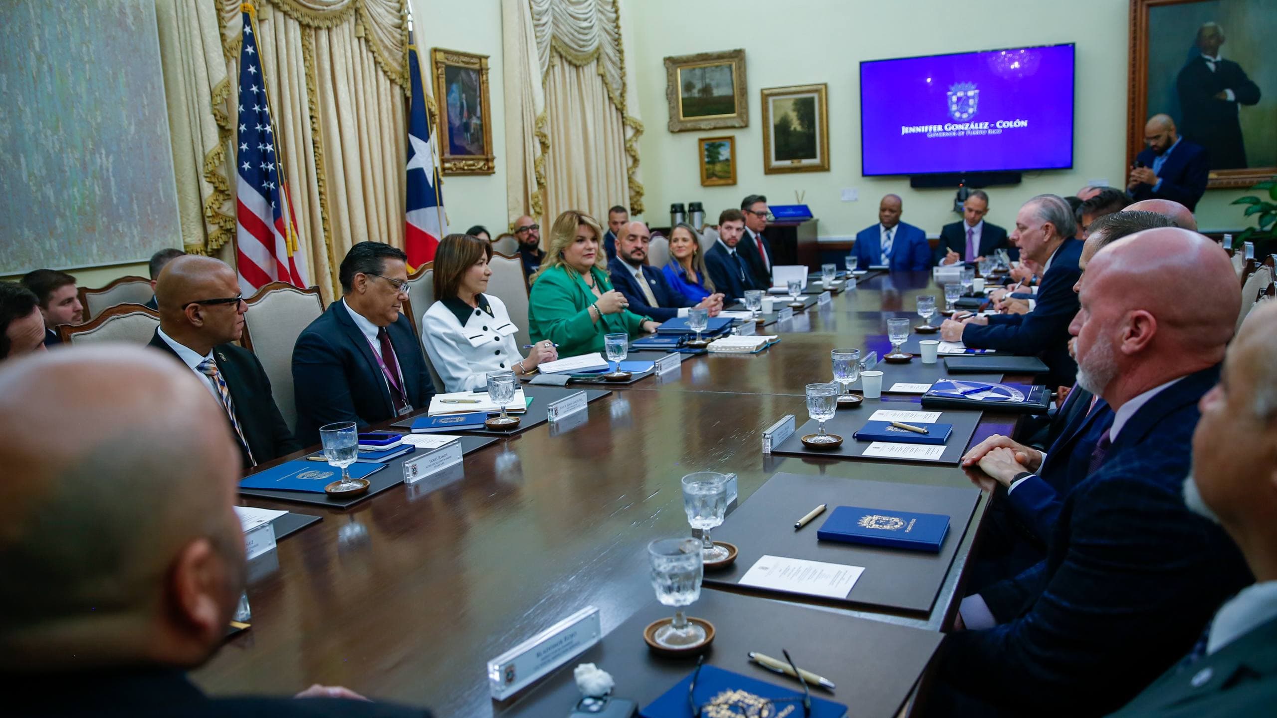 Gobernadora discute con componente federal el posicionamiento de Puerto Rico en la defensa y seguridad del Caribe y de toda la nación