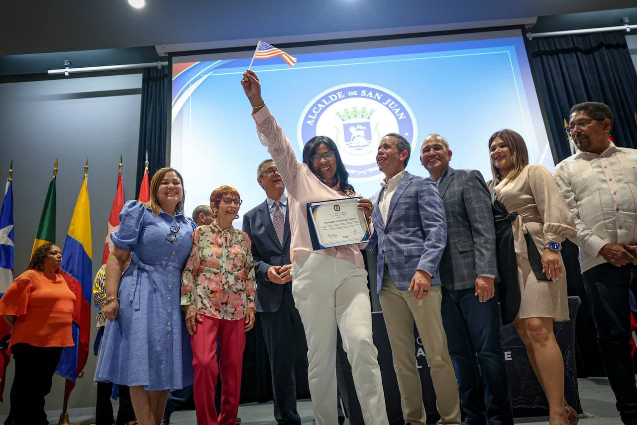 200 nuevos ciudadanos americanos celebran su logro en San Juan  