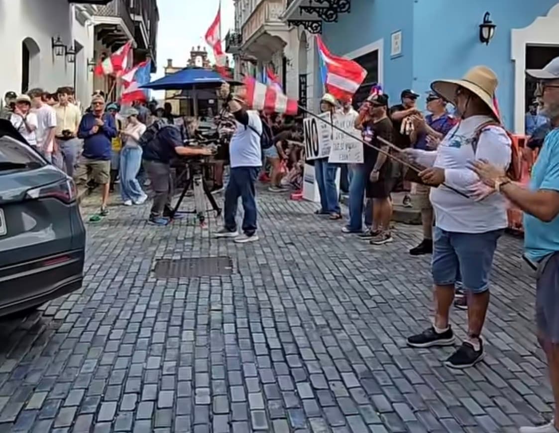 Fracasa convocatoria de la izquierda frente a La Fortaleza