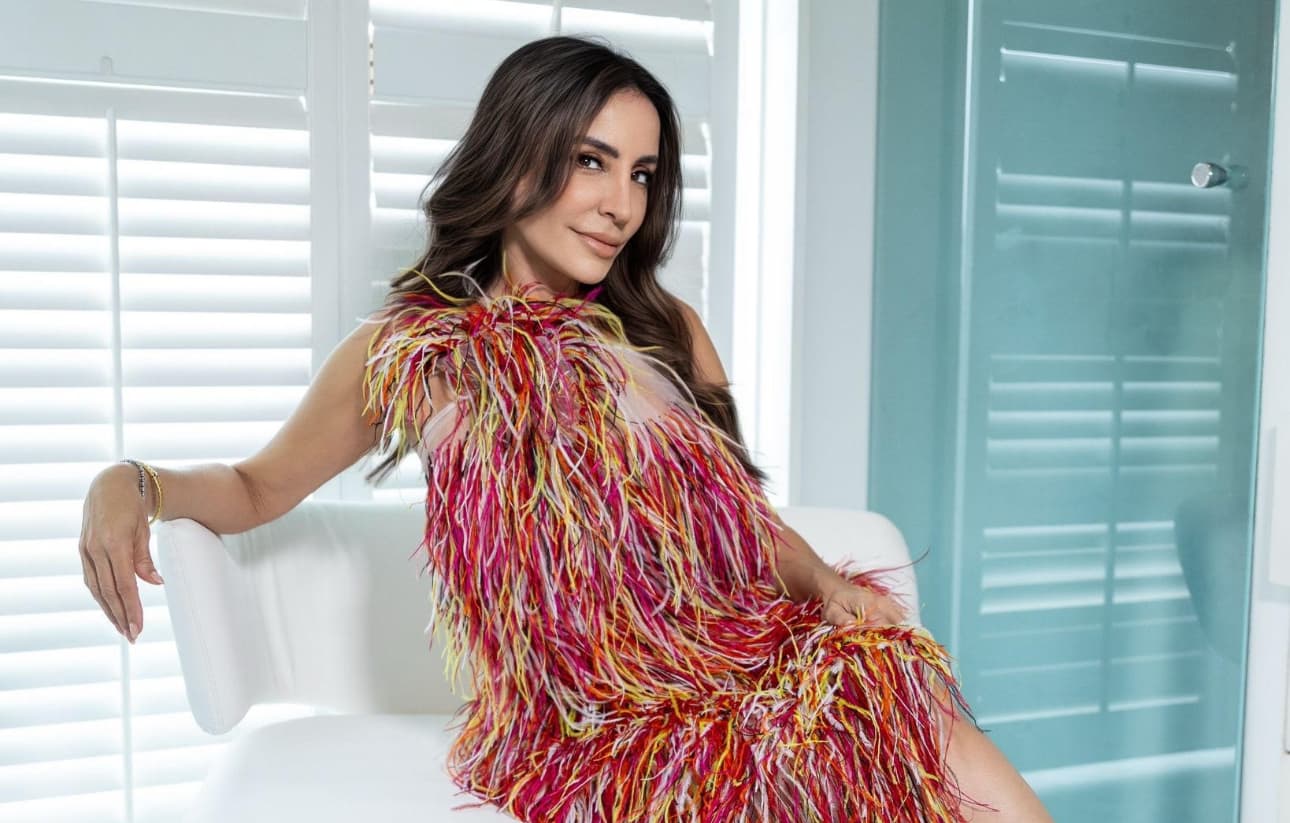 La revista Vogue y la diseñadora Stella Nolasco cierran "Lujo Silencioso" en San Juan Moda