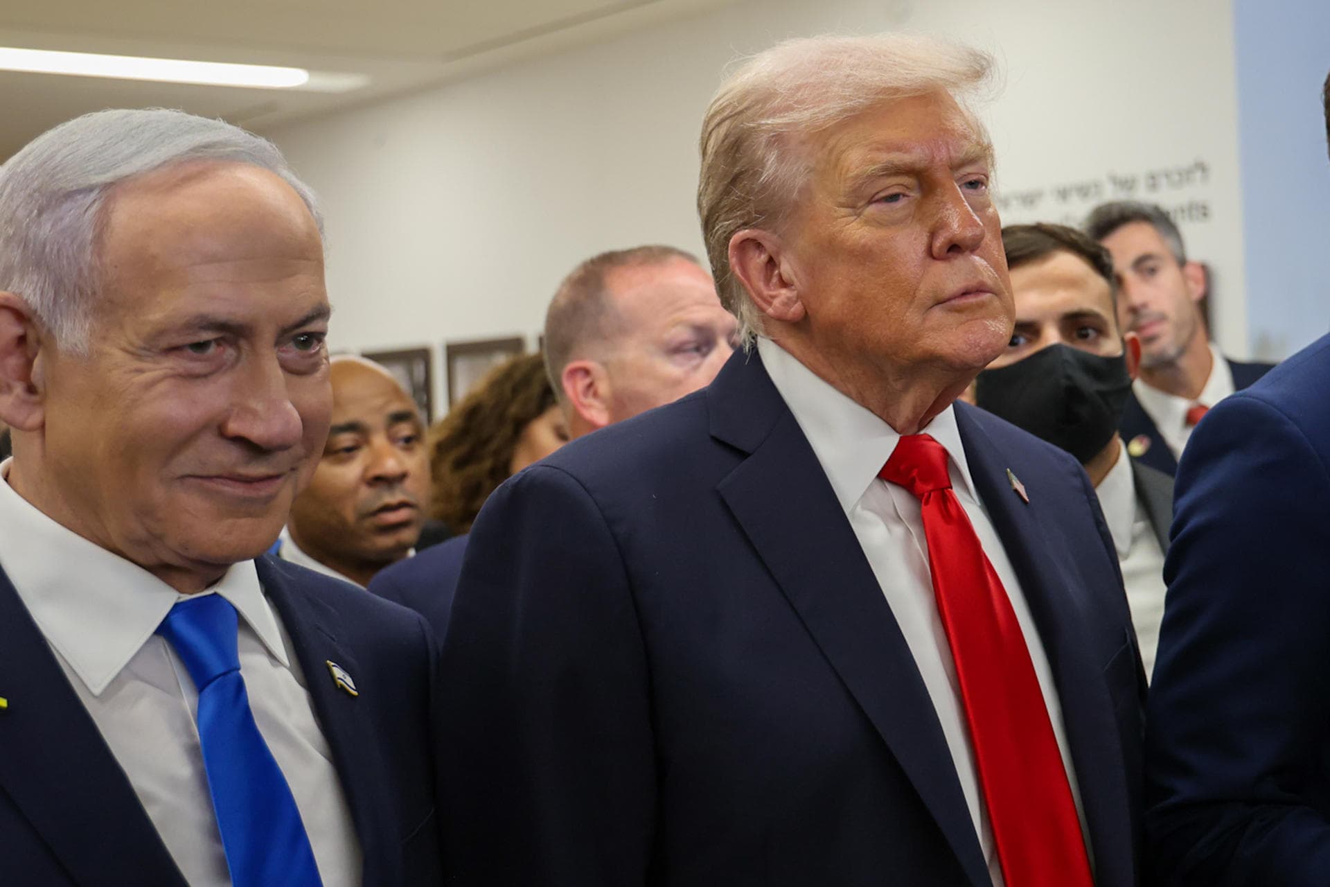 Trump se reúne con los familiares de los rehenes