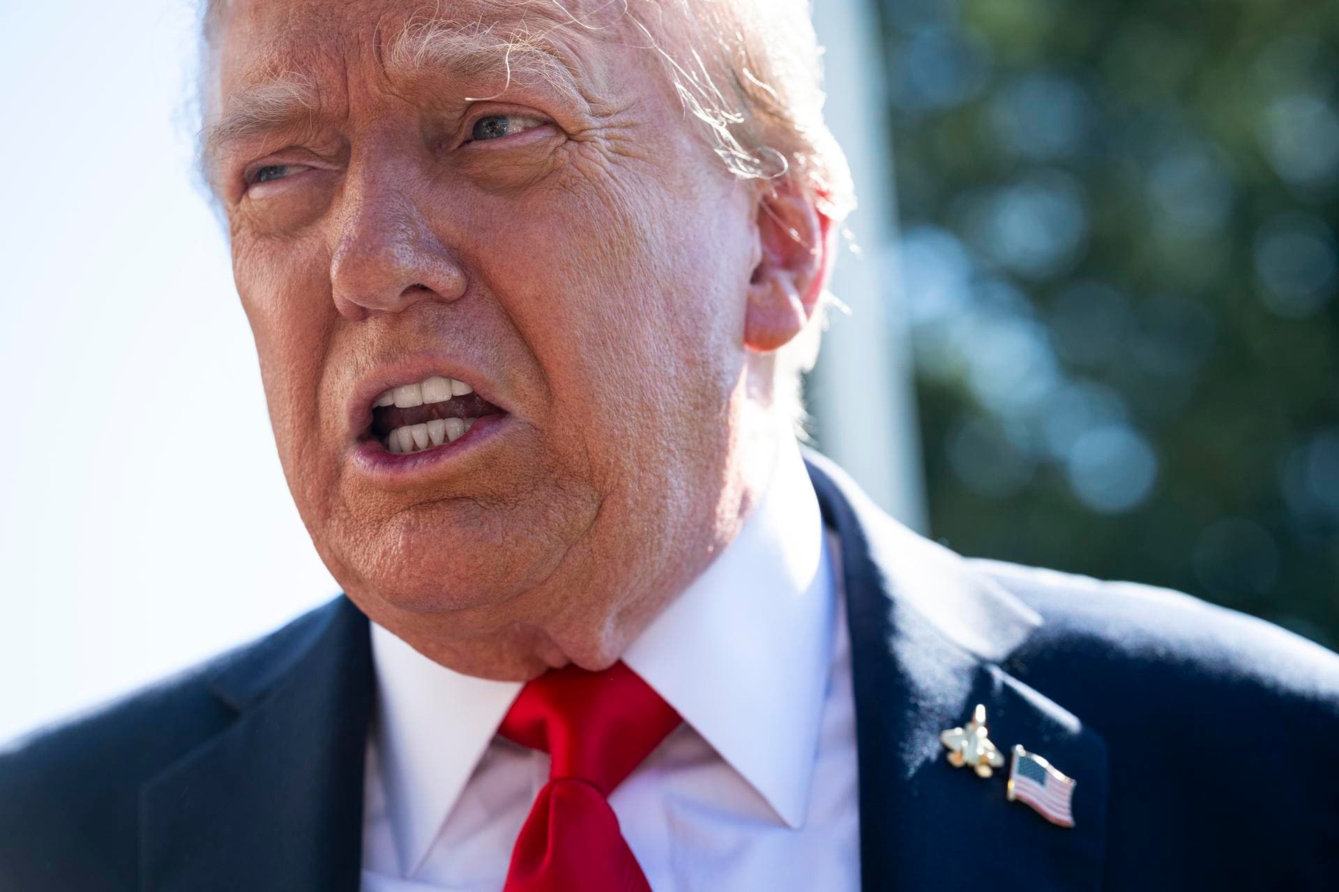 Panel de jueces permiten a Trump tomar control de tropas de Oregon pero no su despliegue