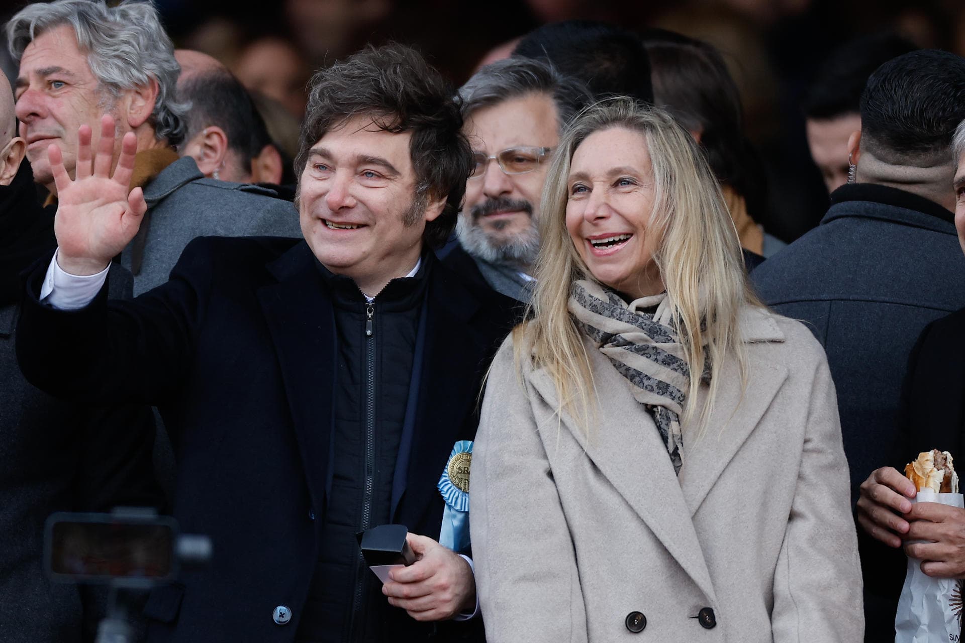 Se le forma tremendo lío a Javier Milei en Argentina
