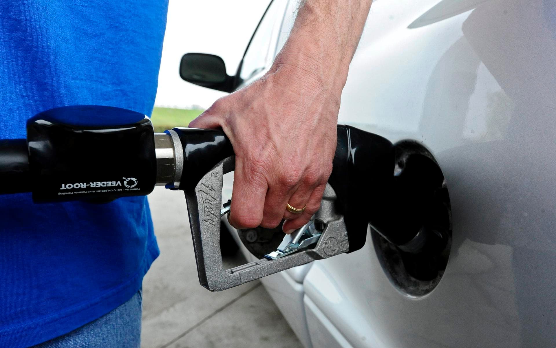 El petróleo de Texas sube 11 % ante el temor a una escalada en Irán tras discurso de Trump