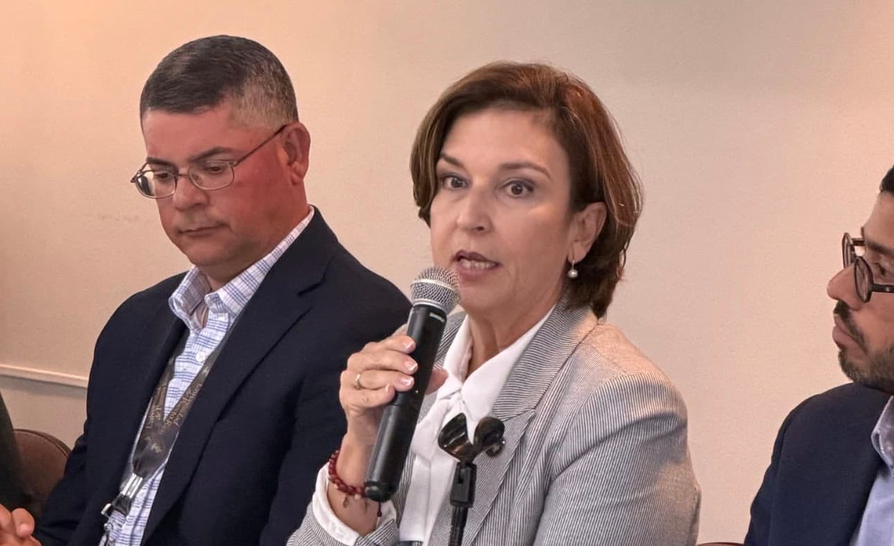 Presidenta de la UPR niega crisis tras reunión con estudiantes