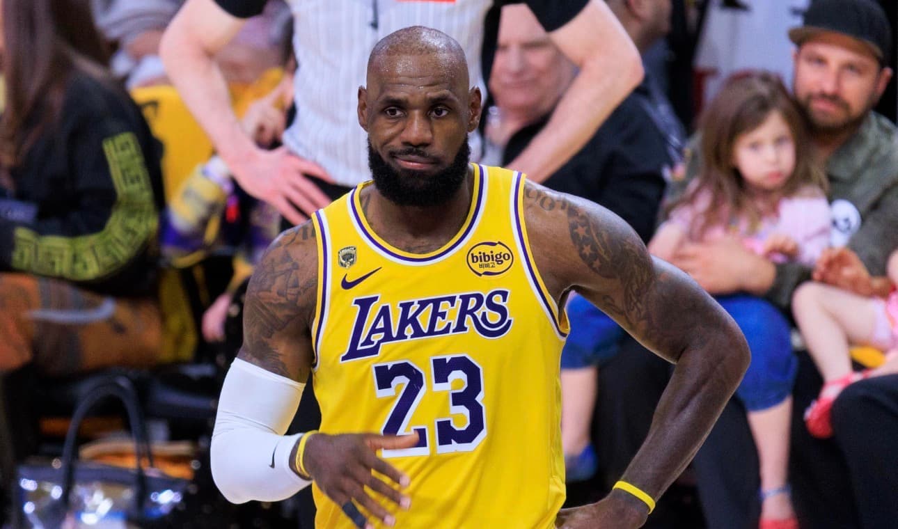 Los Lakers sacan pecho en el primer duelo de 'playoff' sin Doncic contra Rockets