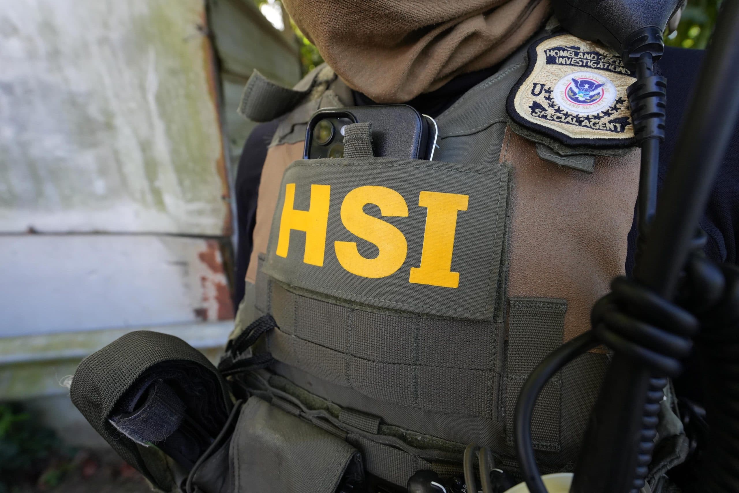 Agentes federales realizan operativo por narcotráfico