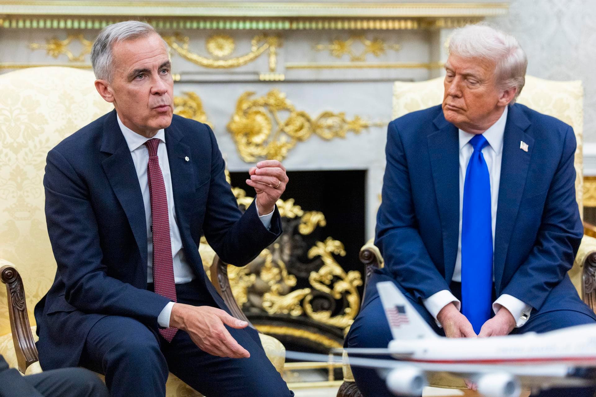 Trump califica como "natural" el conflicto comercial con Canadá y apunta a un acuerdo