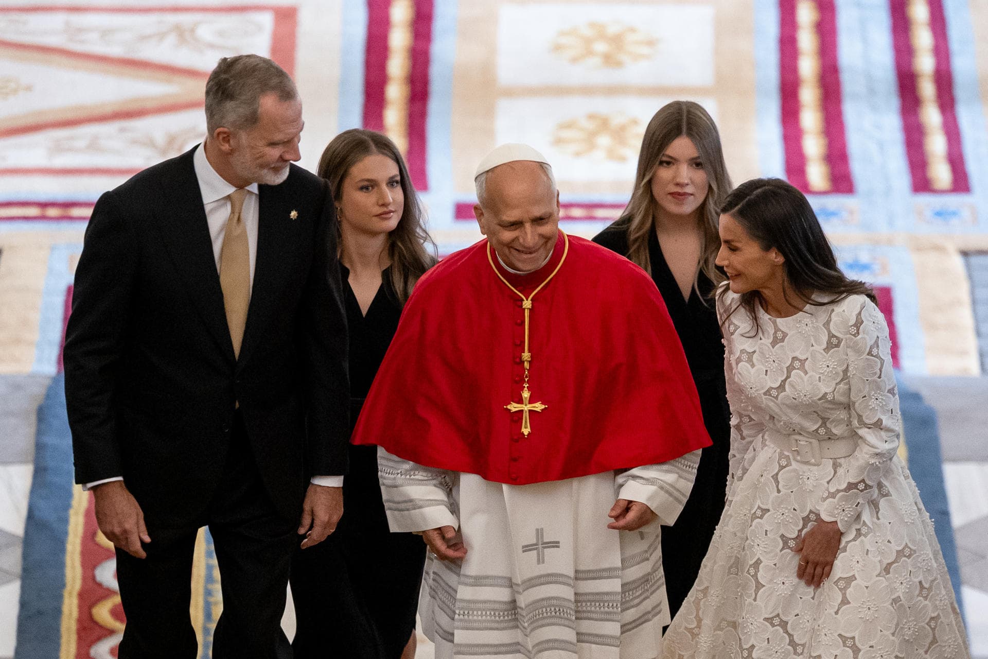 El Papa inicia su visita a España agradeciéndole su compromiso activo con la Paz