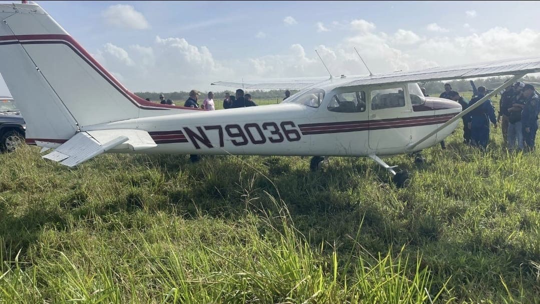 Avioneta realiza aterrizaje de emergencia en Vega Baja
