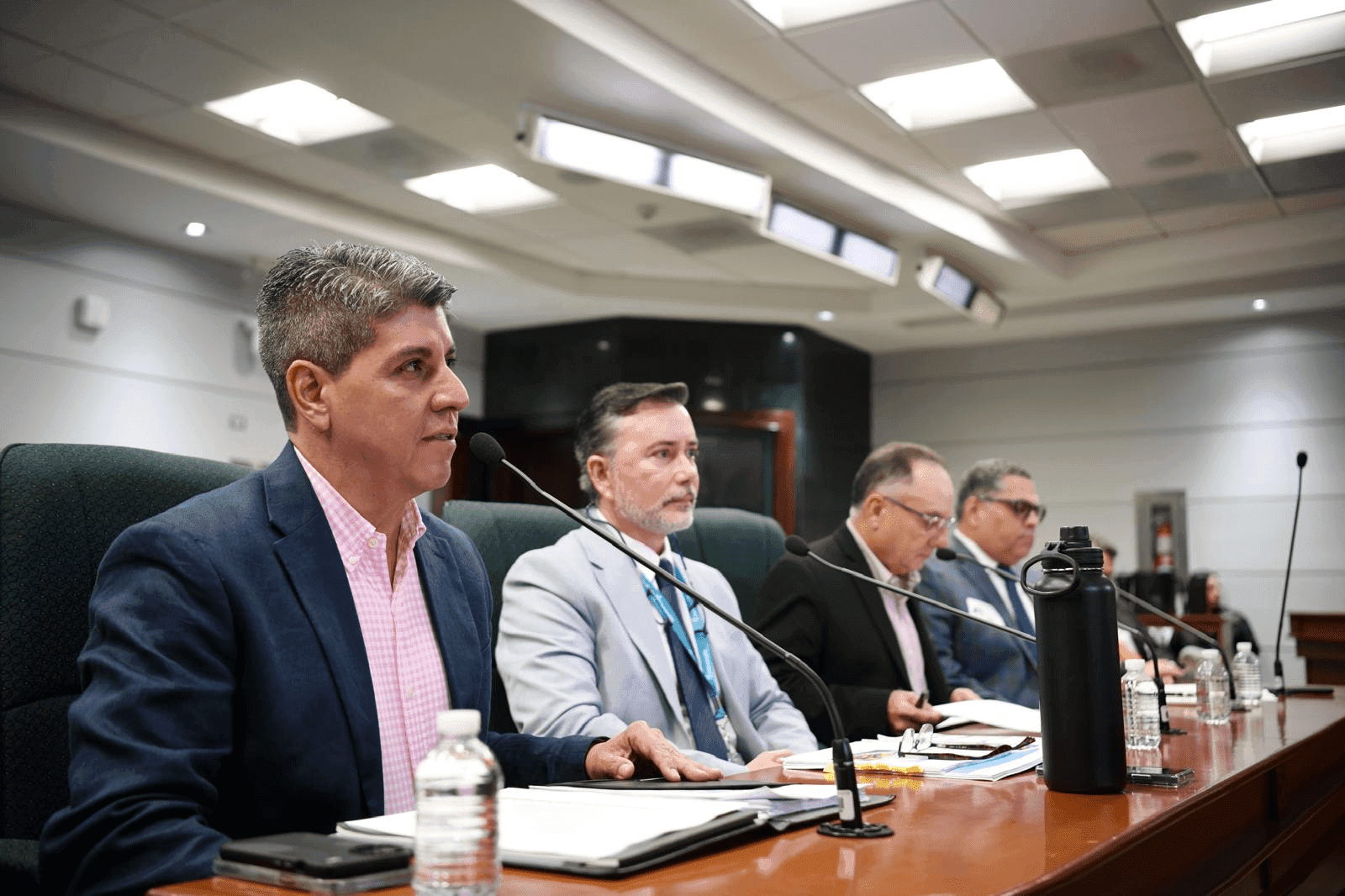 Genera PR tendrá a cargo microredes para Vieques y Culebra