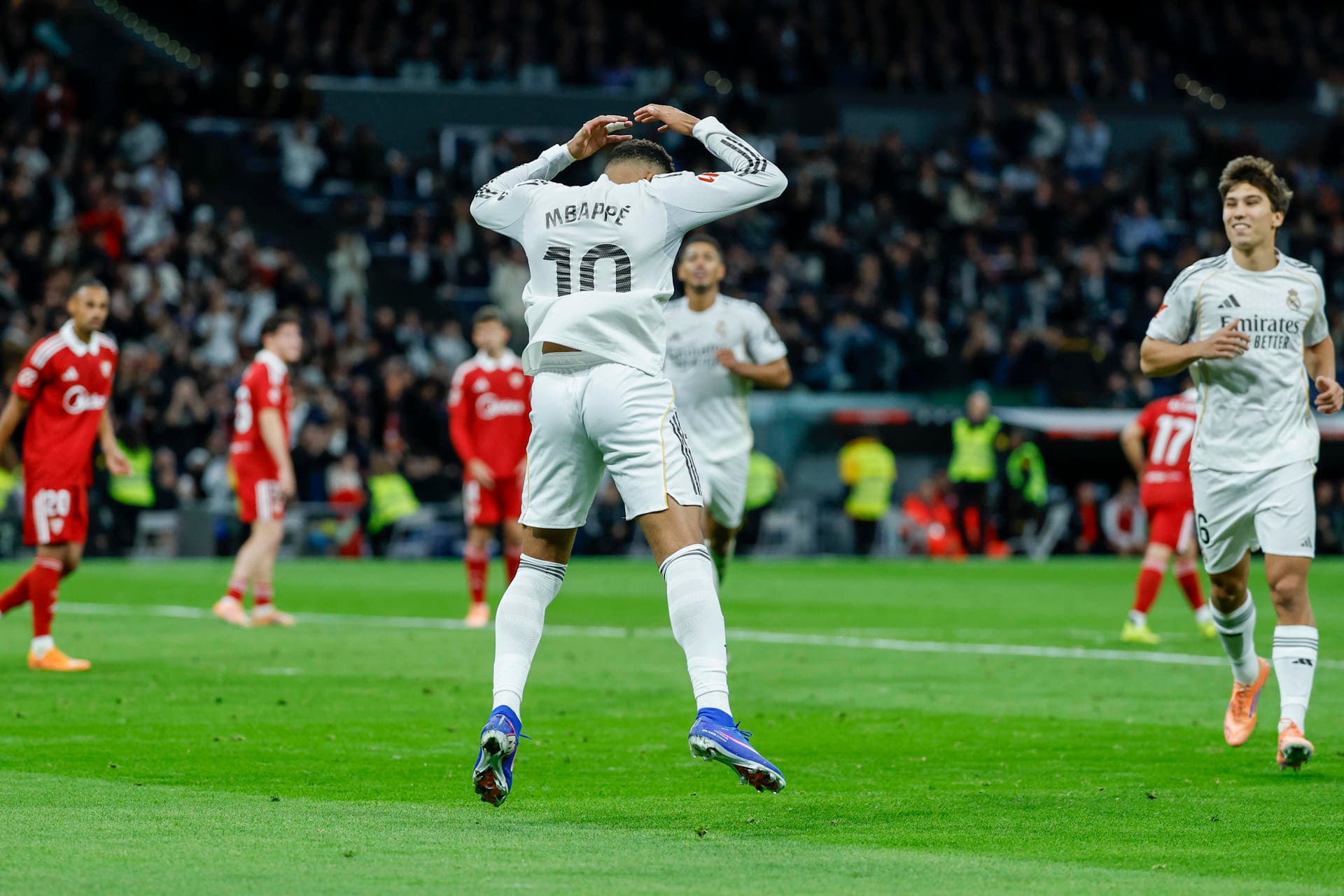 Real Madrid triunfa ante el Sevilla
