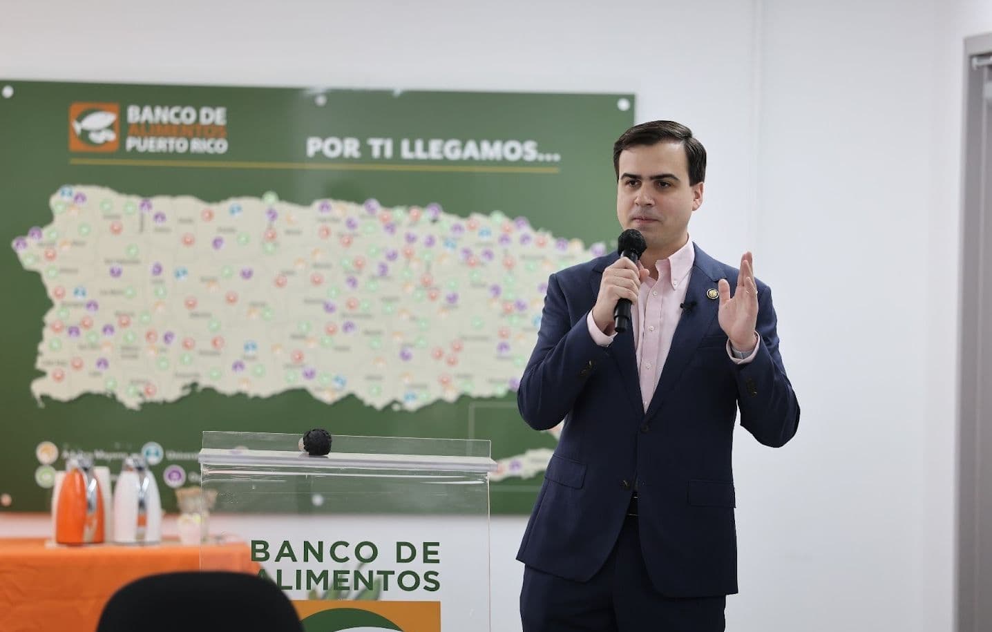 Comisionado Residente pide garantizar asistencia alimentaria durante el cierre del gobierno federal