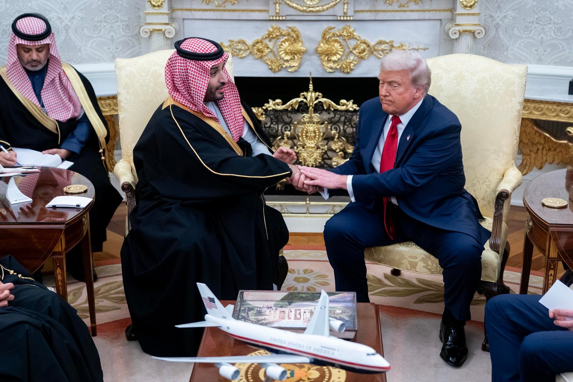 El príncipe saudí obtiene F-35 de Trump, que lo desvincula del asesinato de Khashoggi