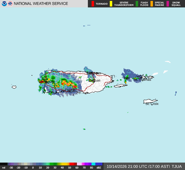 Posibles nubes de embudo en medio de fuertes tormentas en el sur