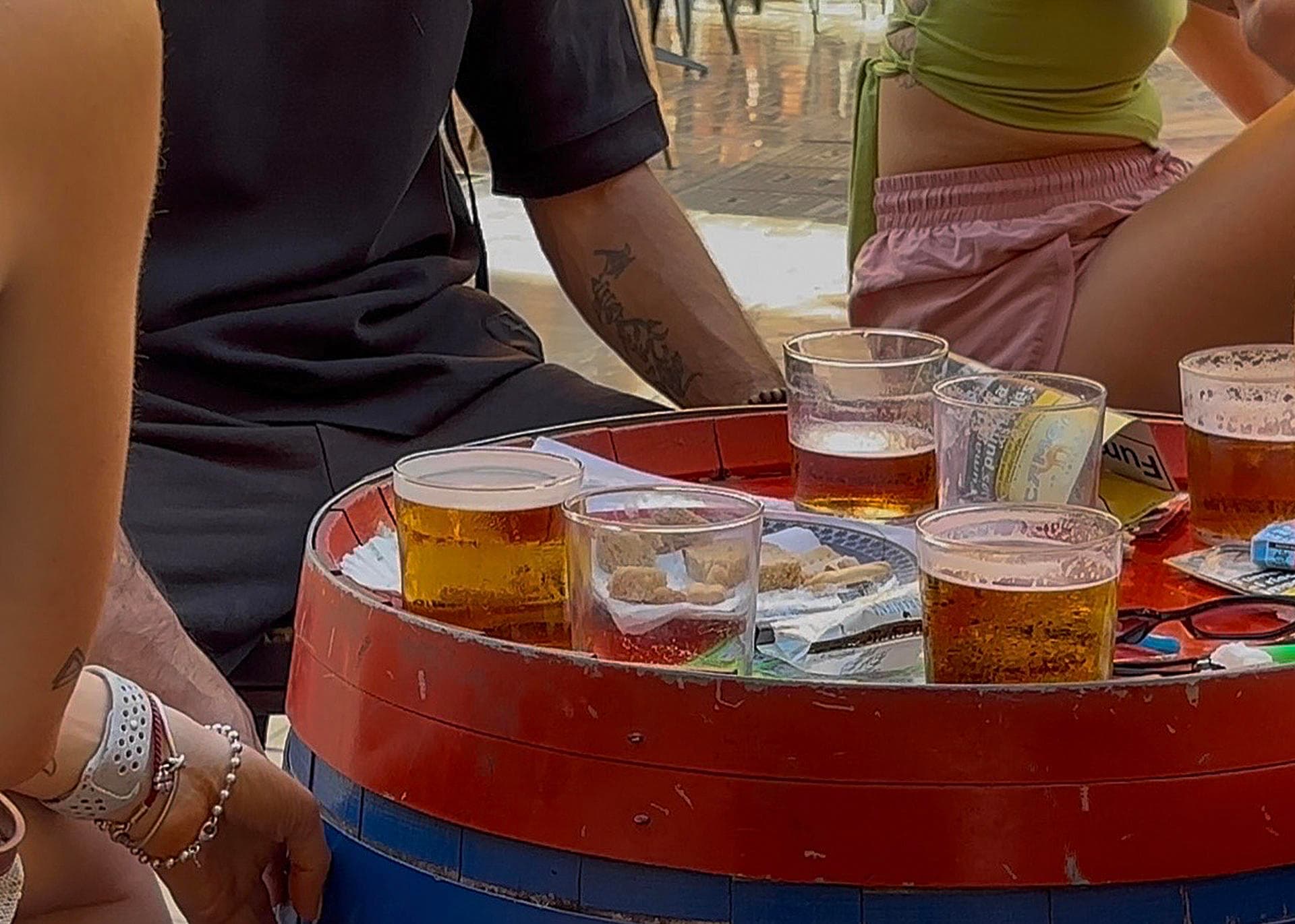 El alcohol en verano: Más consumo, más riesgos y menos percepción del peligro
